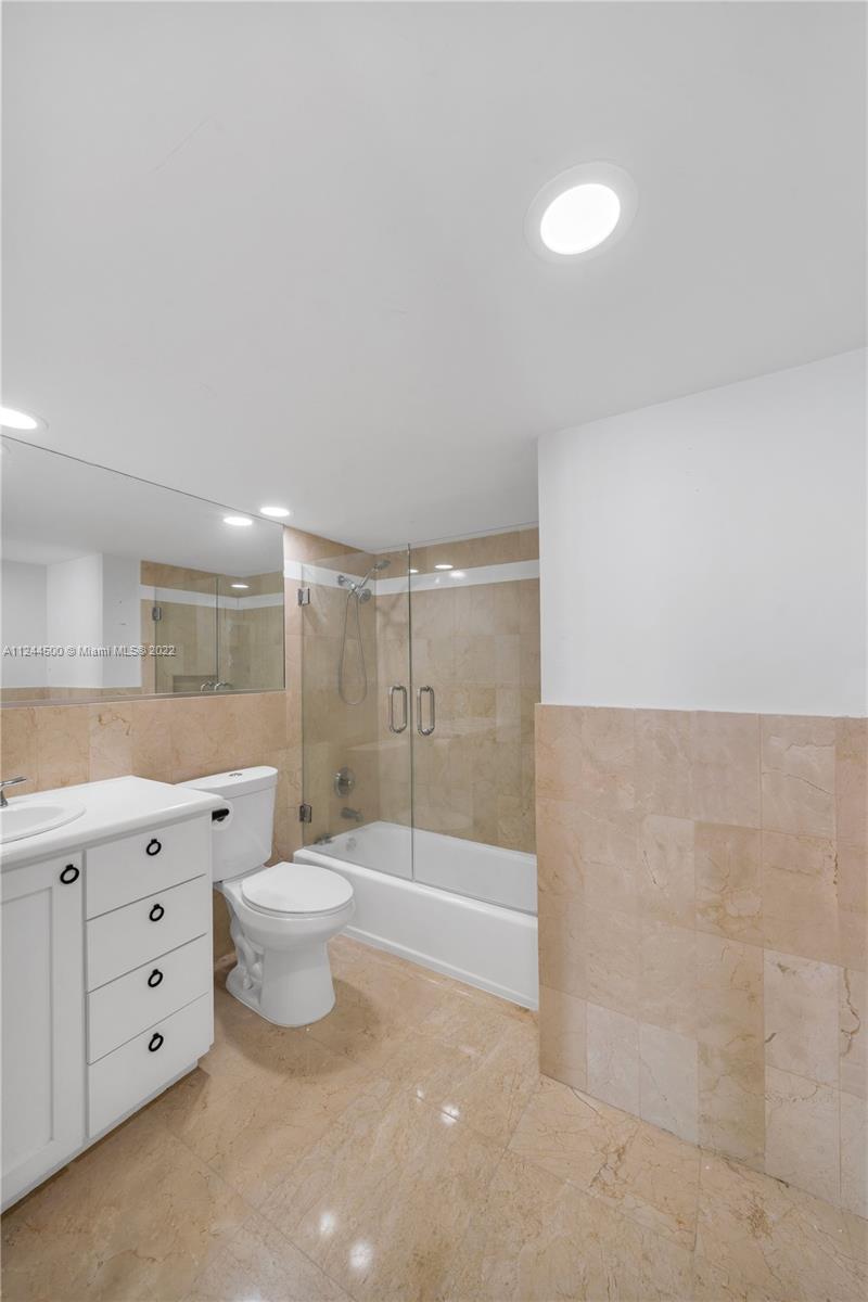 BAYVIEW TERR CONDO - Residential Lease
