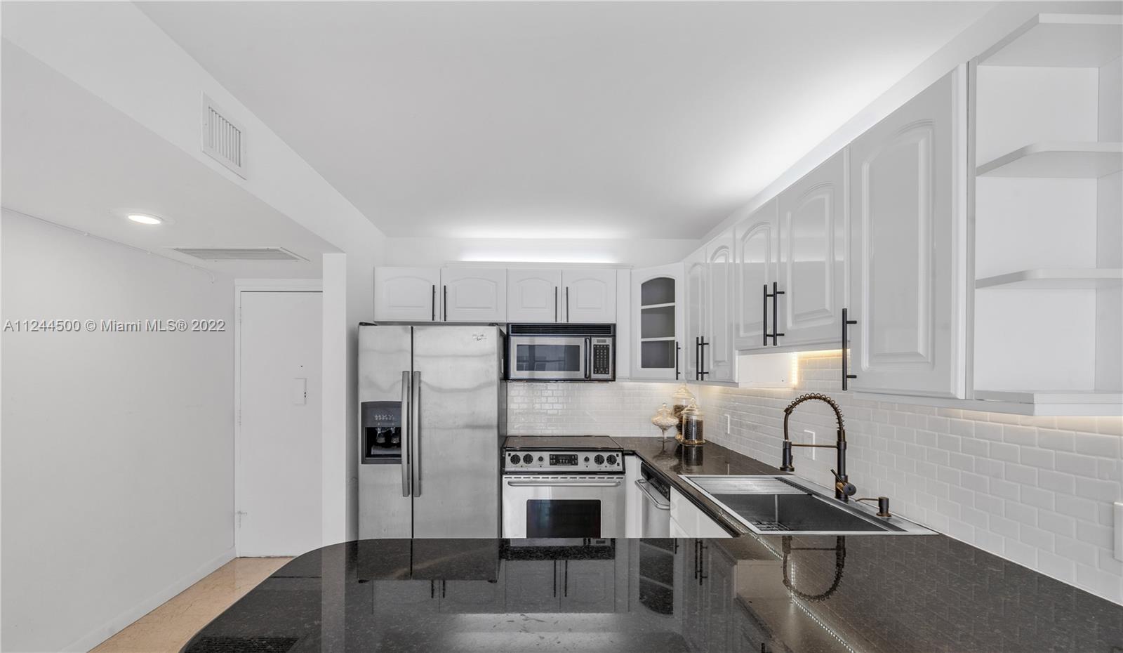 BAYVIEW TERR CONDO - Residential Lease