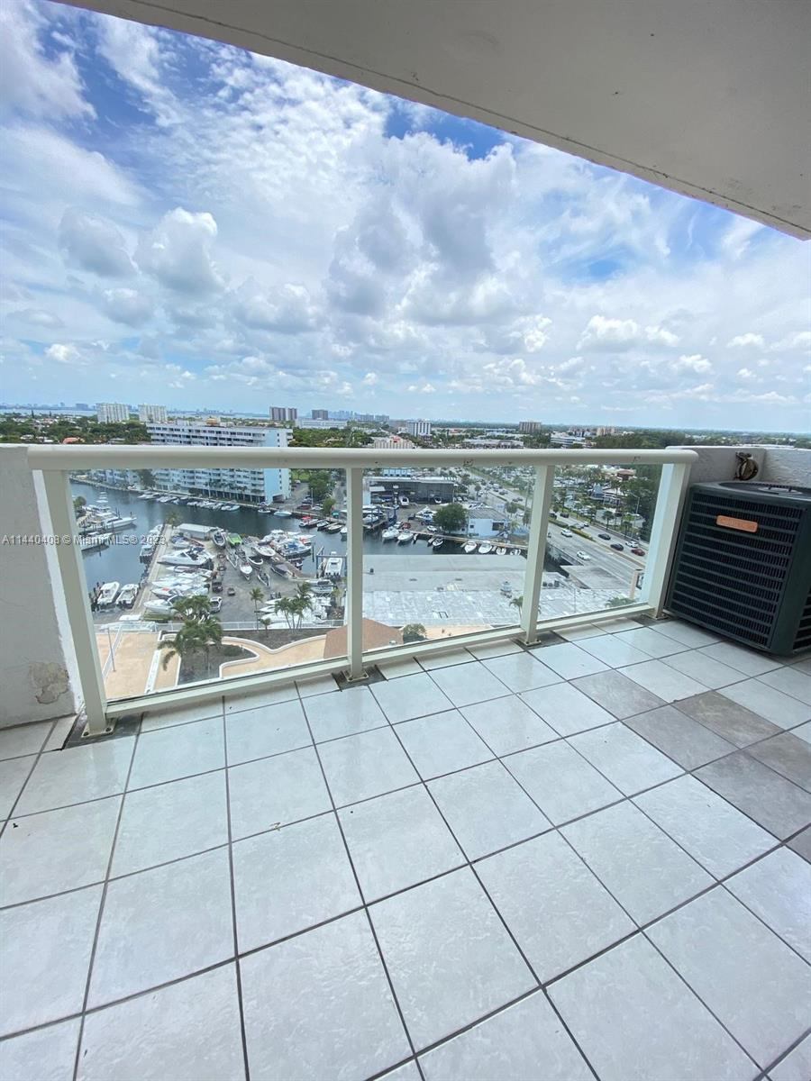 SAILBOAT CAY CONDO - Residential