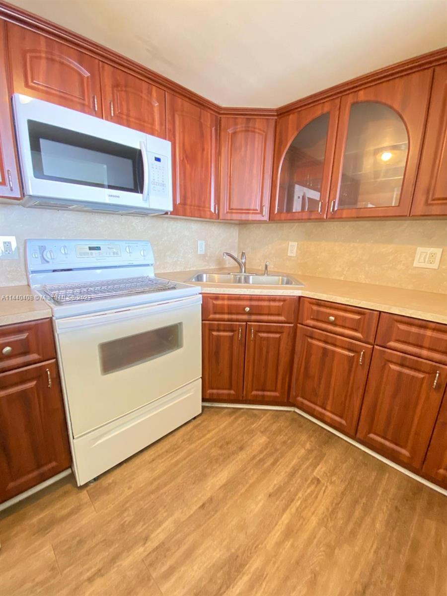 SAILBOAT CAY CONDO - Residential