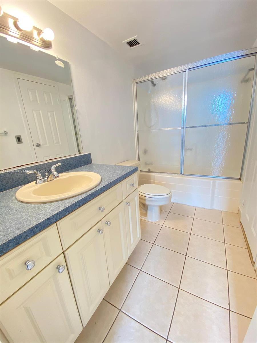 SAILBOAT CAY CONDO - Residential