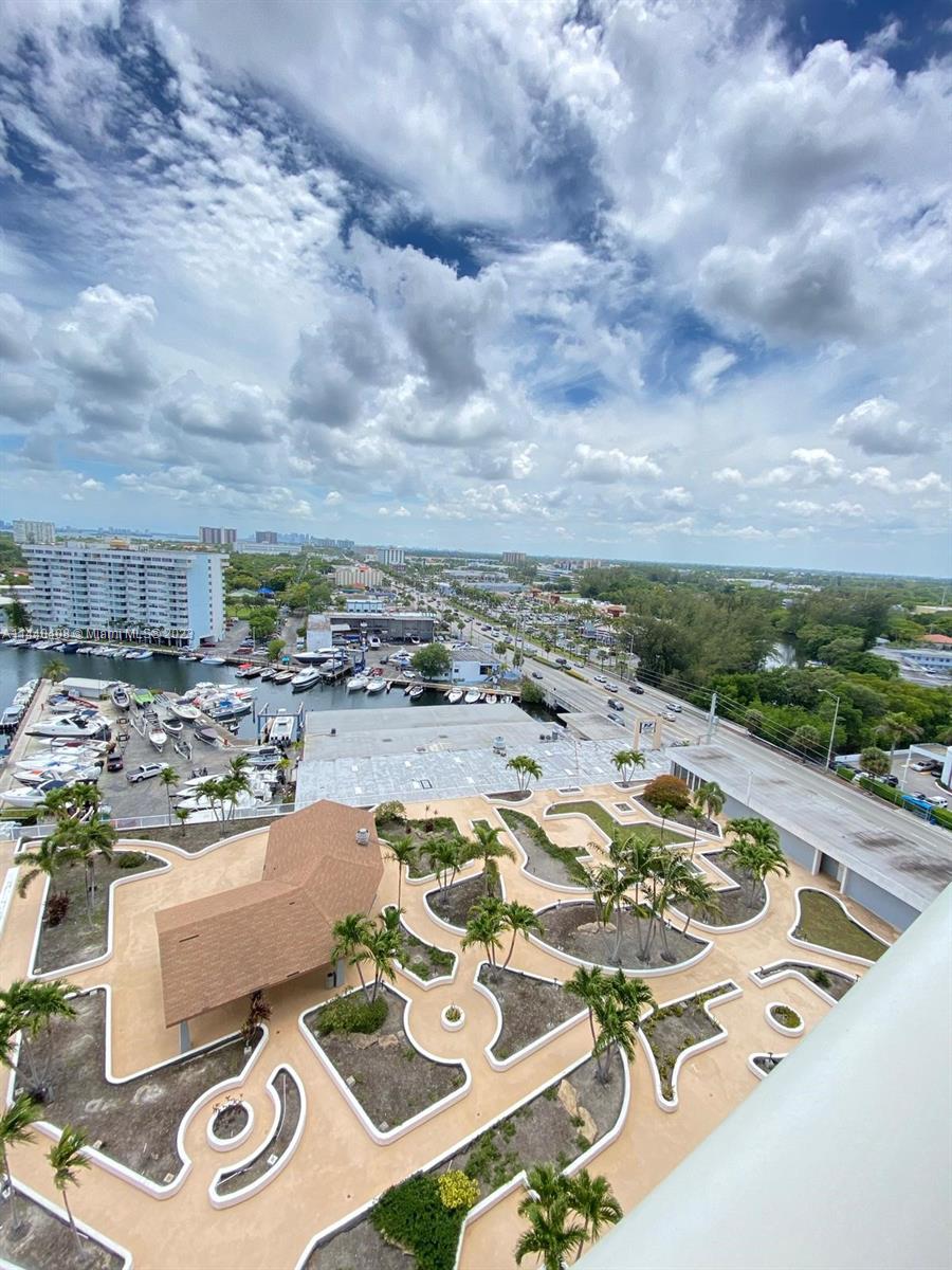 SAILBOAT CAY CONDO - Residential