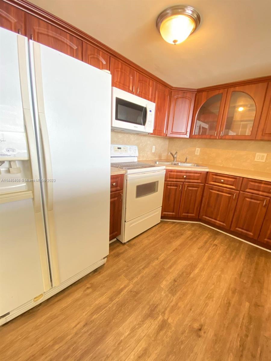 SAILBOAT CAY CONDO - Residential