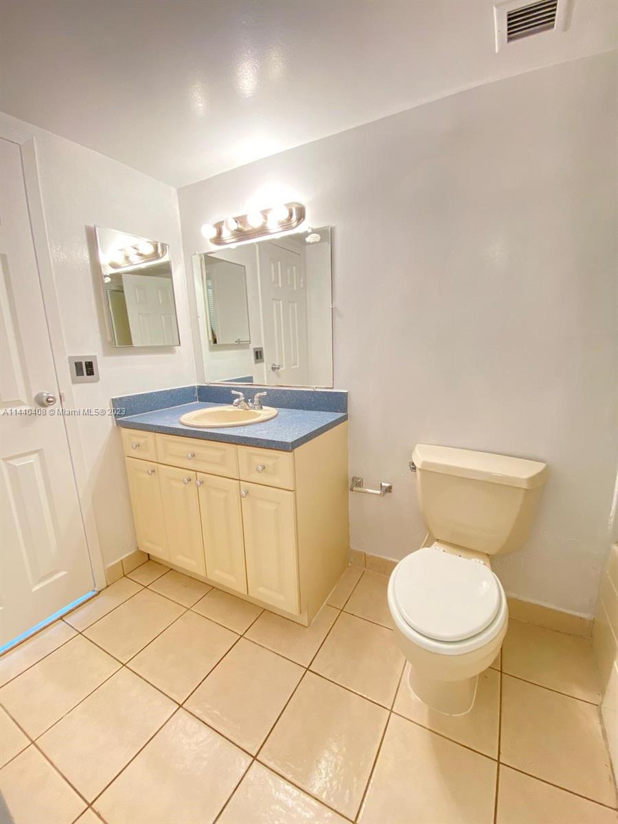 SAILBOAT CAY CONDO - Residential