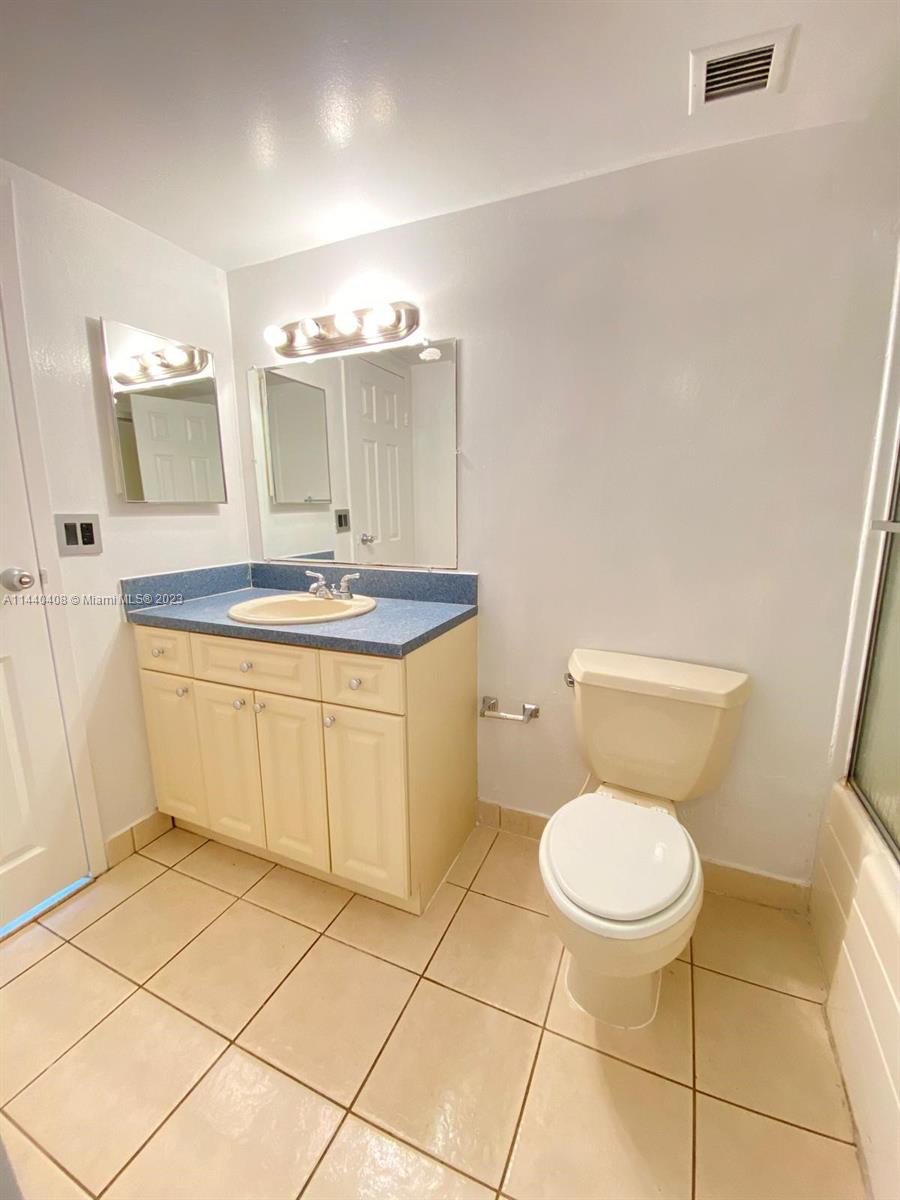 SAILBOAT CAY CONDO - Residential