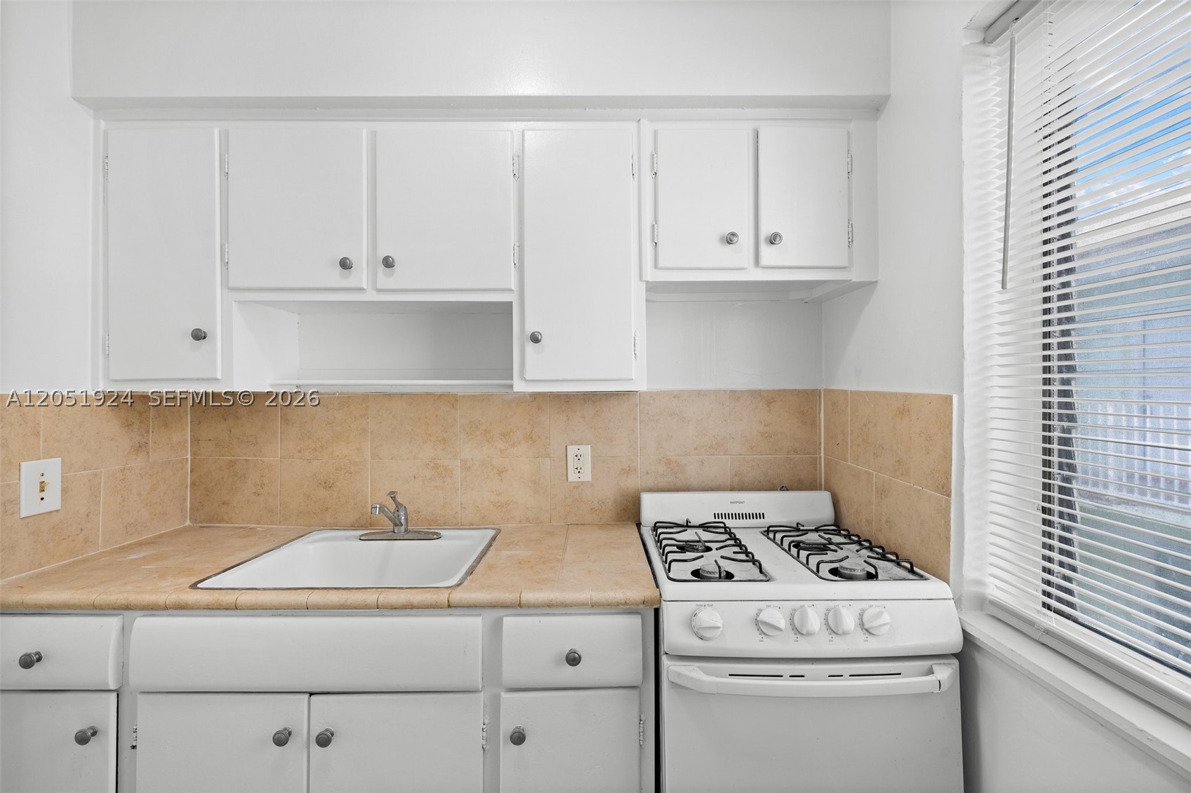 ALTOS DEL MAR NO 3 - Residential Lease