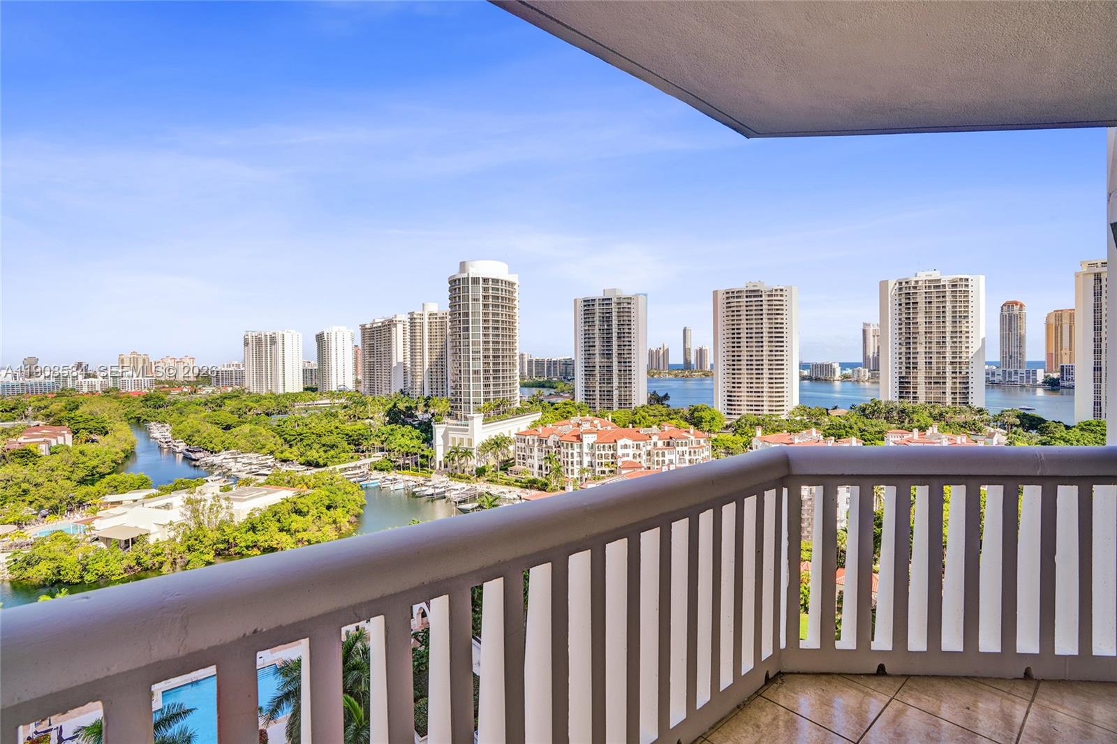 2000 ISL BLVD WILLIAMS IS - Residential
