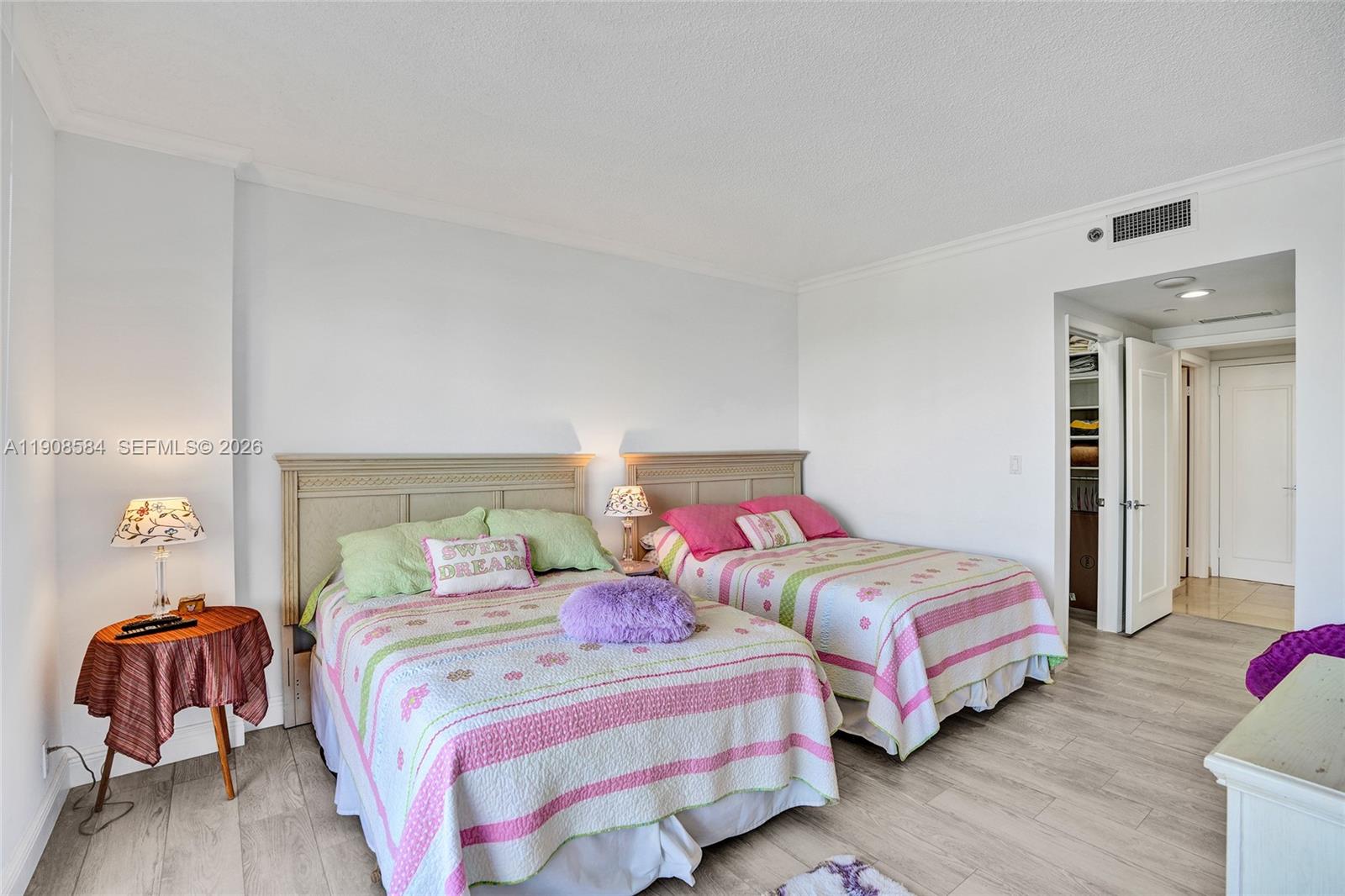 2000 ISL BLVD WILLIAMS IS - Residential