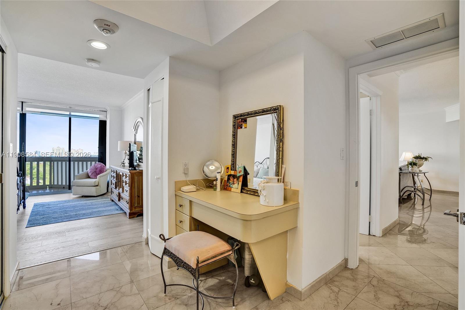 2000 ISL BLVD WILLIAMS IS - Residential