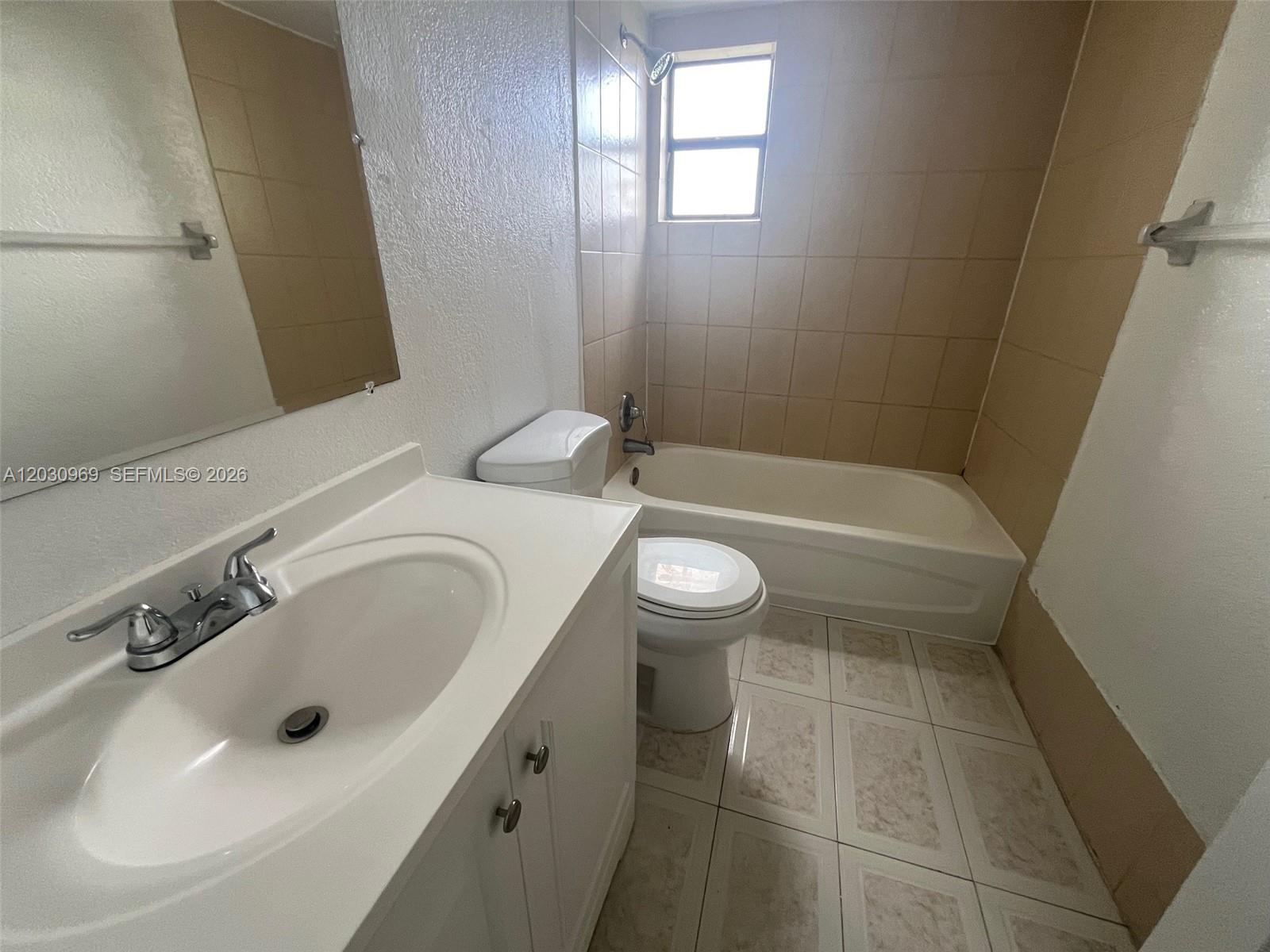 YOLANDA VILLAS CONDO - Residential Lease