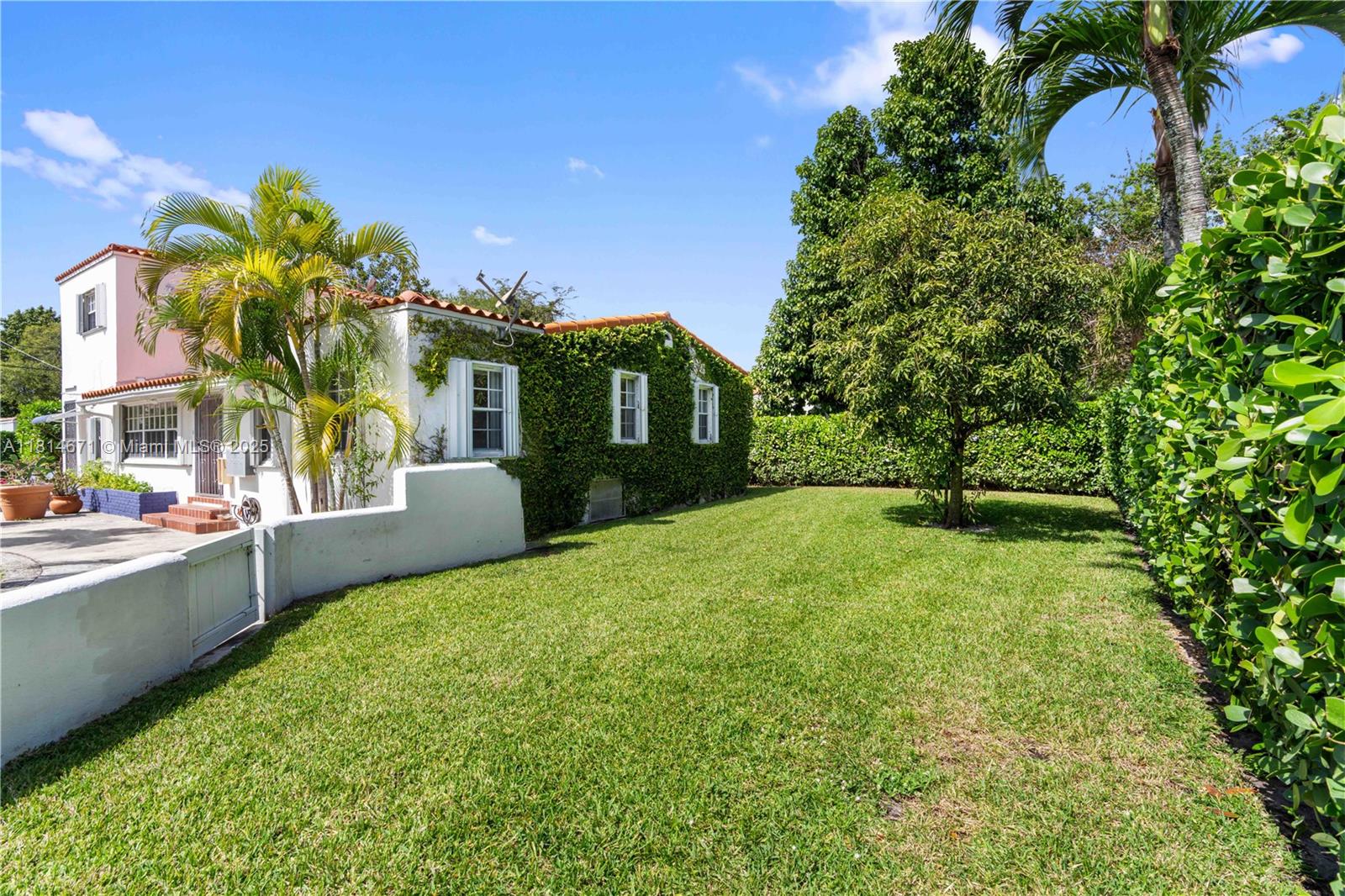 Updated FOURPLEX-Biscayne Park, Rated safest Miami neighborhoods. Amazing investment opportunity. offers investors, a low maintenance & income generating asset. Rare 3/2 HOUSE +3 apartments. Updates include,newer roof, update electrical, sprinkler system, updates to the septic system, beautiful landscaping, corner lot, renovations in flooring, kitchens, bathrooms. Next to Miami Shores, Midtown design district & the property is located in a high demand rental area.Low rents.No FLOOD ZONE. Airbnb OK.3 units furnished. furniture negotiable..Lot almost 10,000 ft.². showing w proof of income or DU on the loan. please do not disturb the tenants. Almost 65K net income. Pro forma 138K gross yearly. Room for a pool.