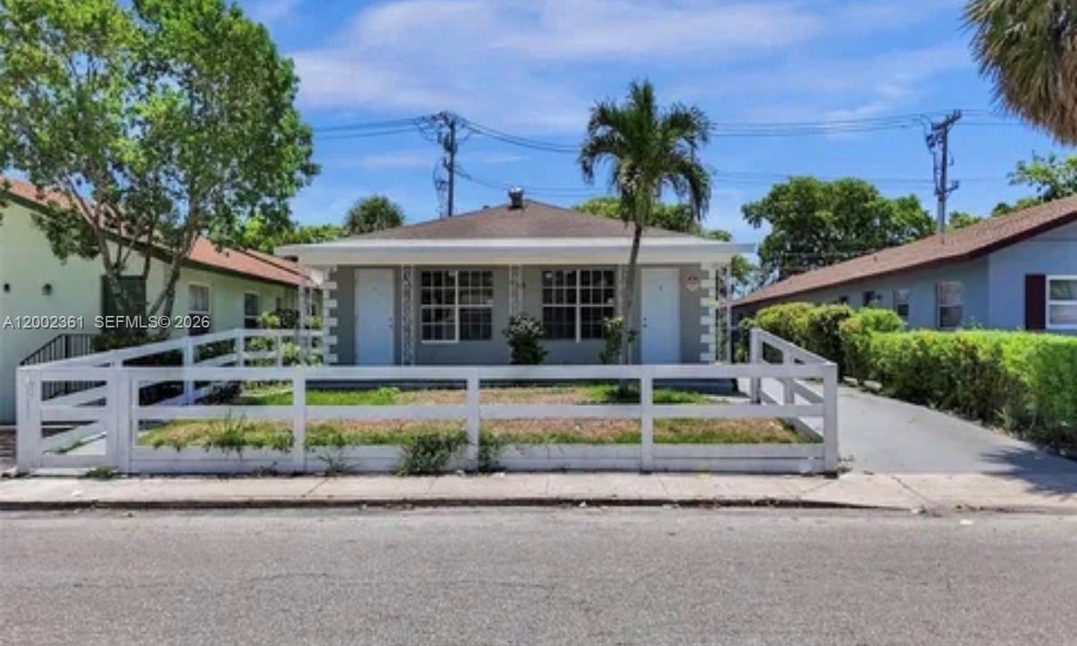 LAKE WORTH TOWN OF - Residential Income