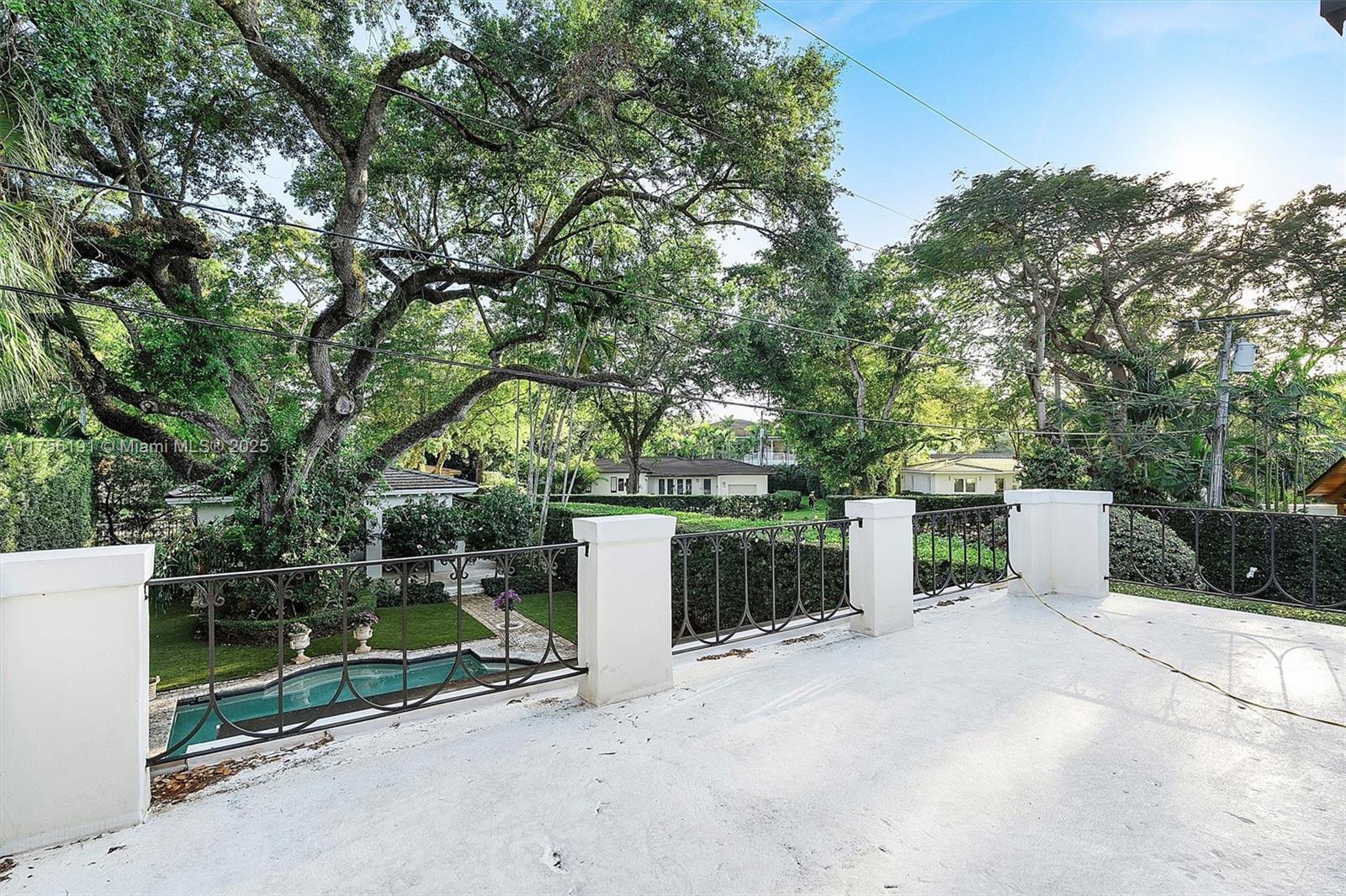 CORAL GABLES RIVIERA SEC - Residential