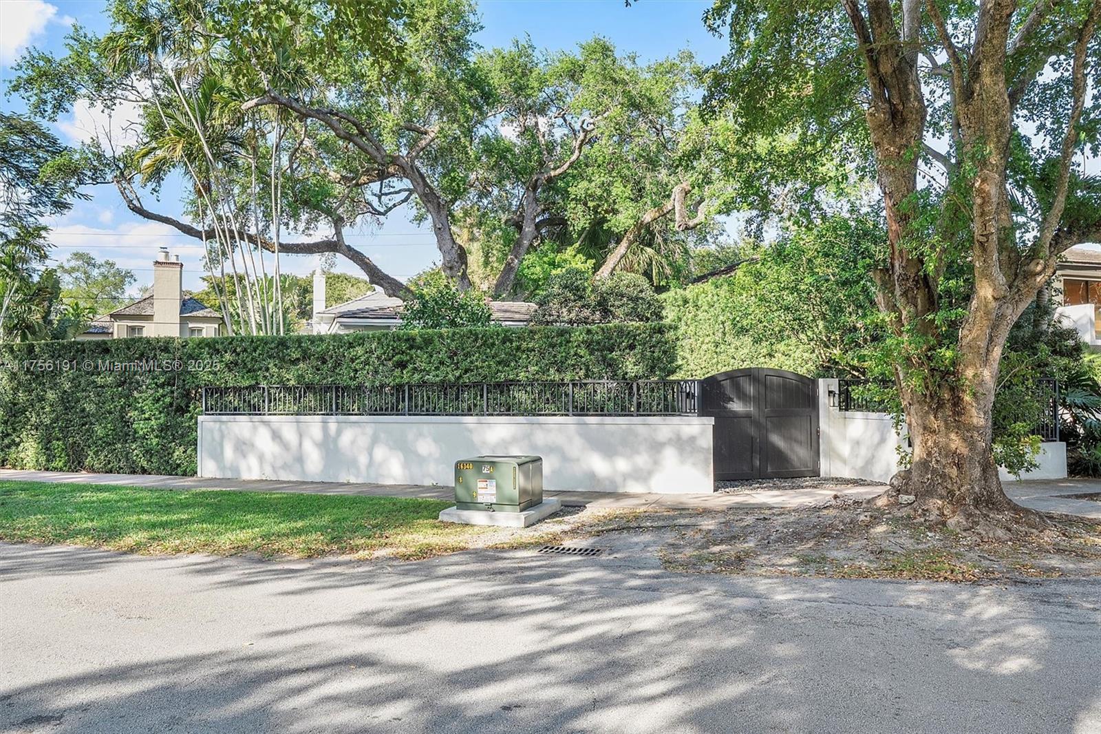 CORAL GABLES RIVIERA SEC - Residential