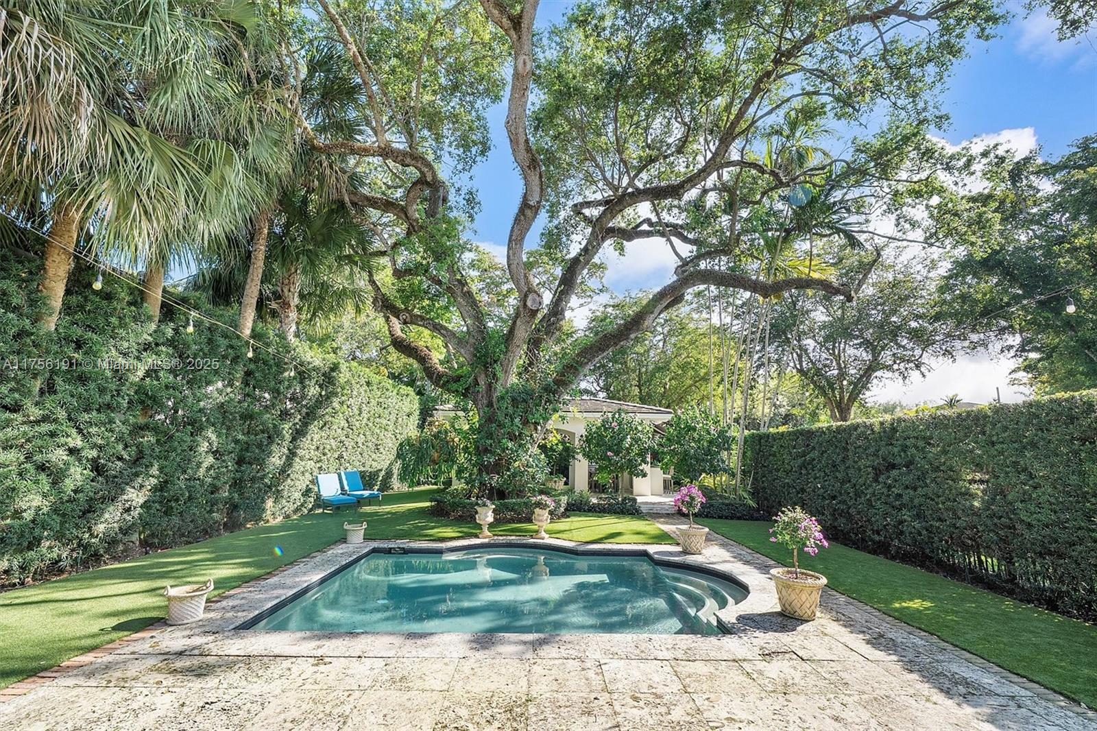 CORAL GABLES RIVIERA SEC - Residential