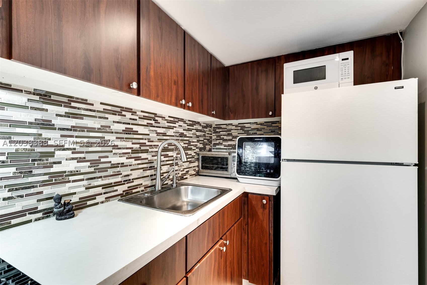 MIRADOR 1200 CONDO - Residential Lease