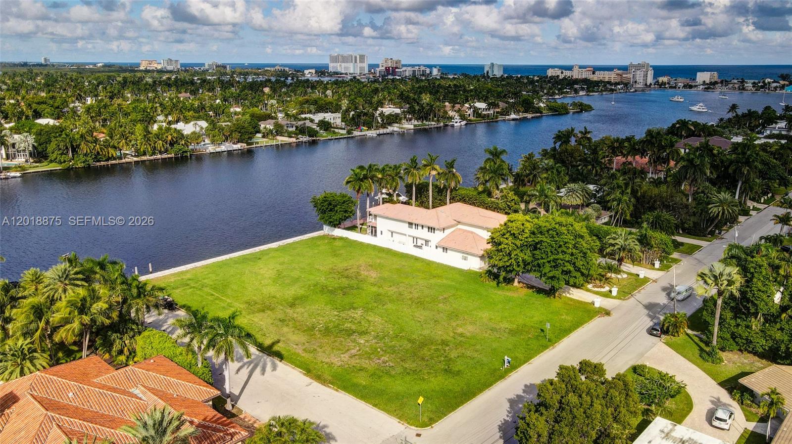 HOLLYWOOD LAKES SECTION - Land