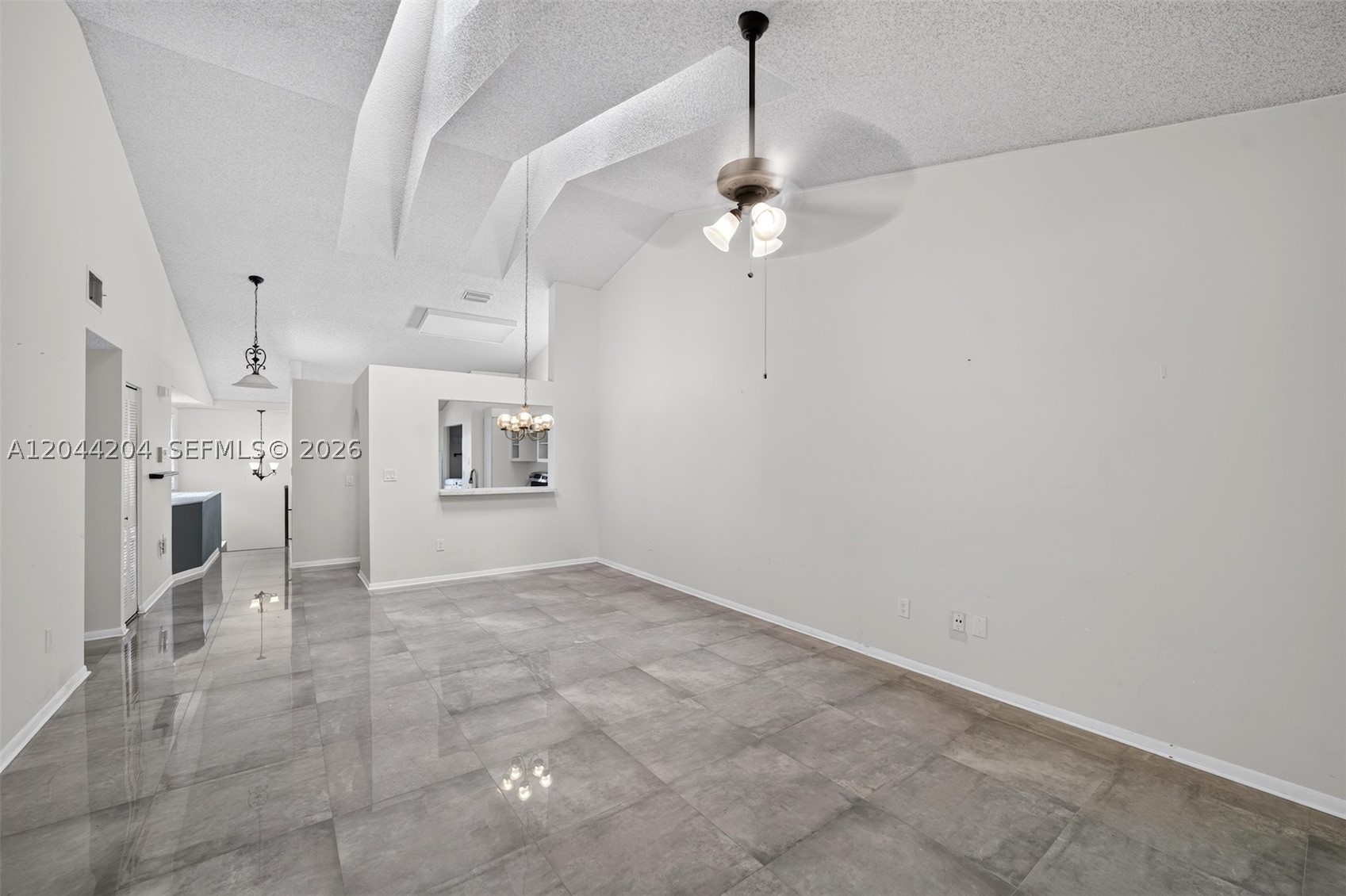 CHATHAM TOWNE AT JACARAND - Residential