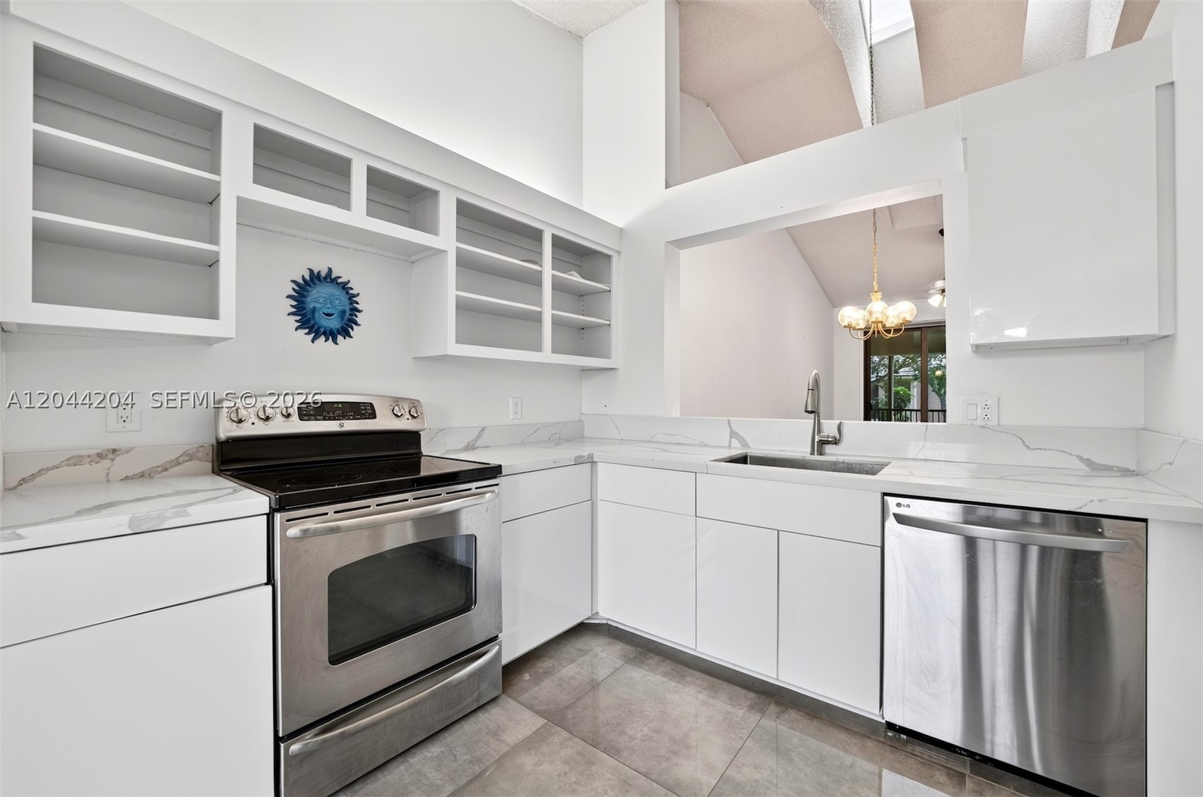 CHATHAM TOWNE AT JACARAND - Residential