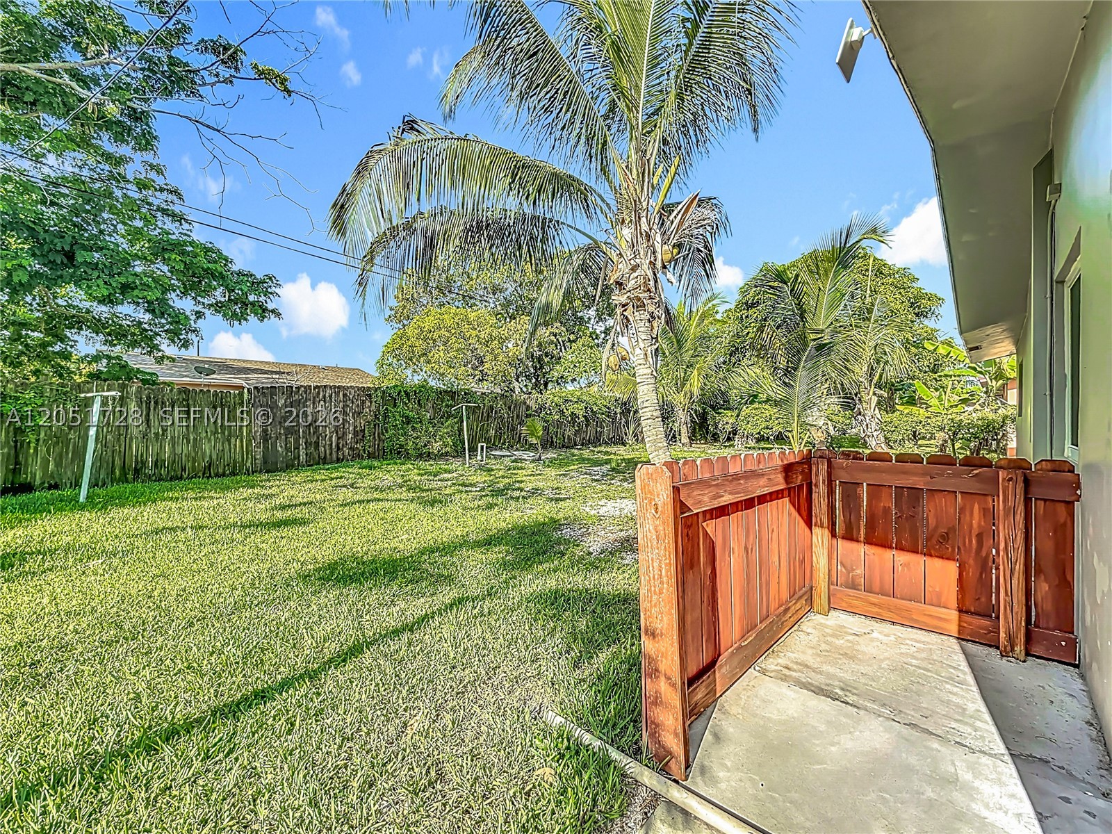 BEACON HILL ESTATES - Residential Lease