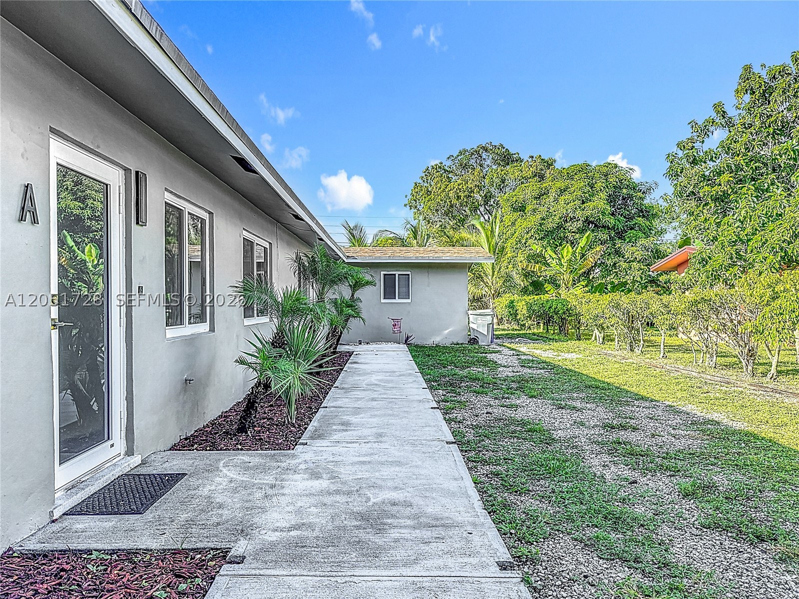 BEACON HILL ESTATES - Residential Lease