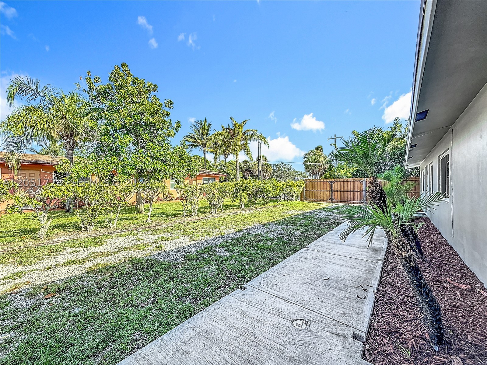 BEACON HILL ESTATES - Residential Lease