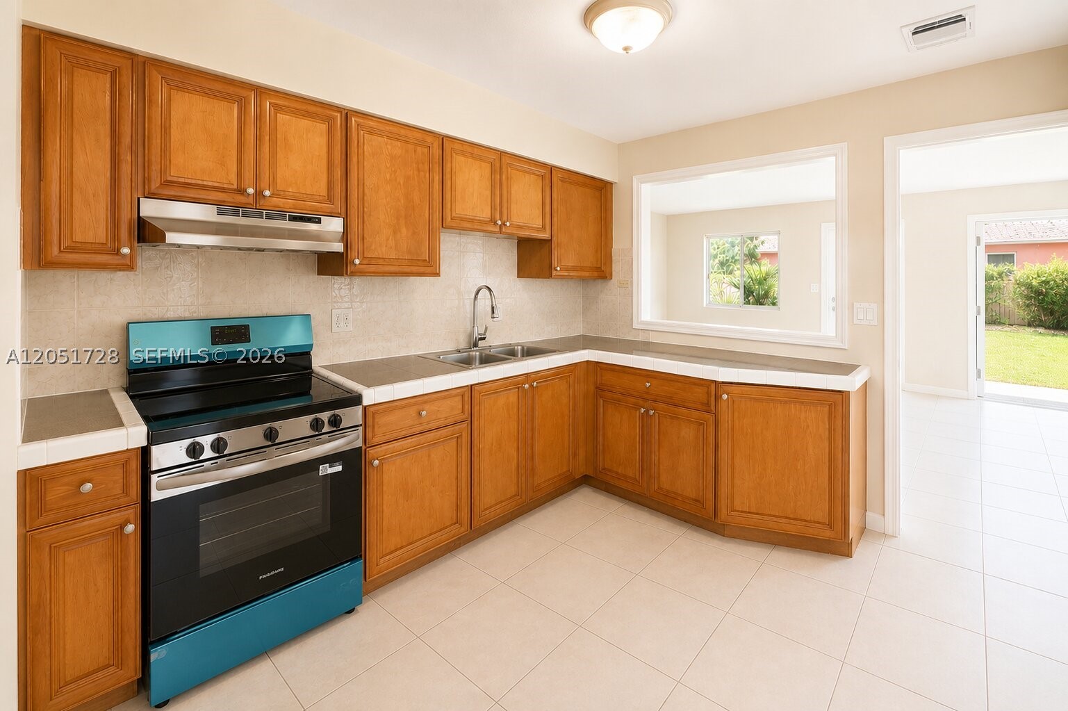 BEACON HILL ESTATES - Residential Lease