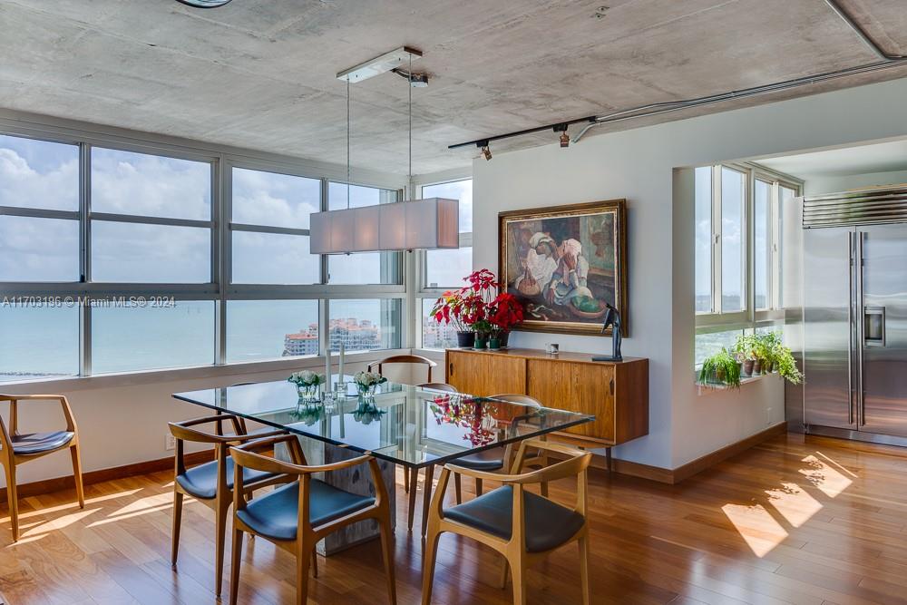 SOUTH POINTE TOWERS - Residential