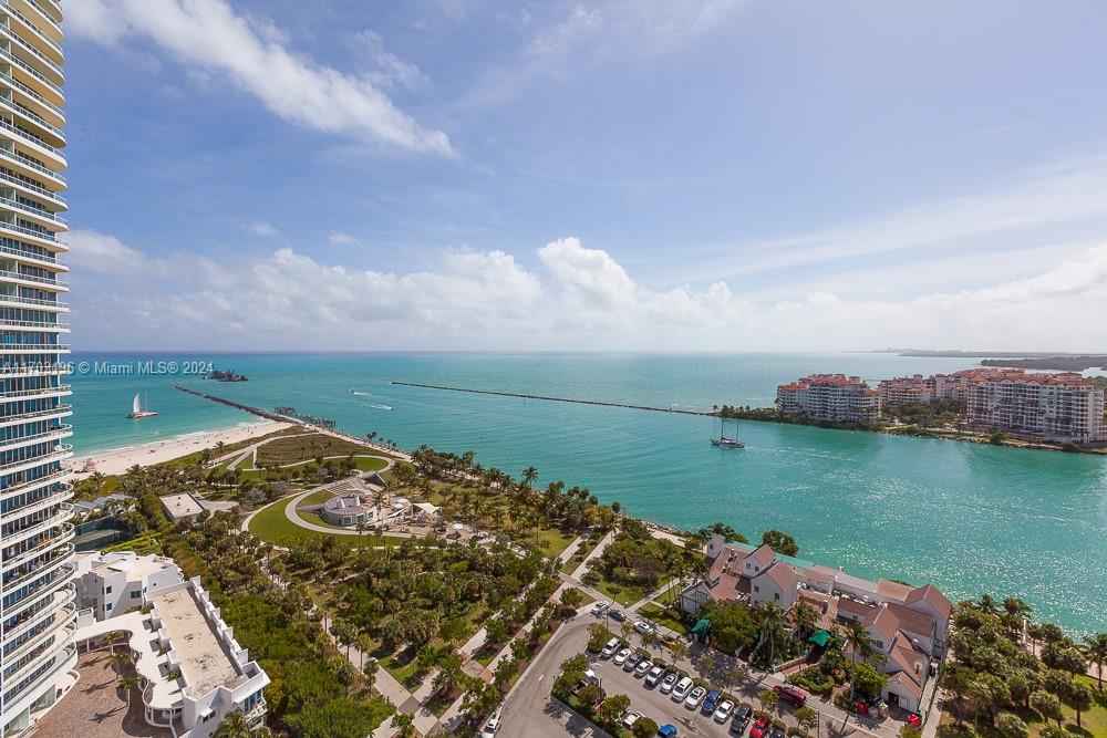 SOUTH POINTE TOWERS - Residential