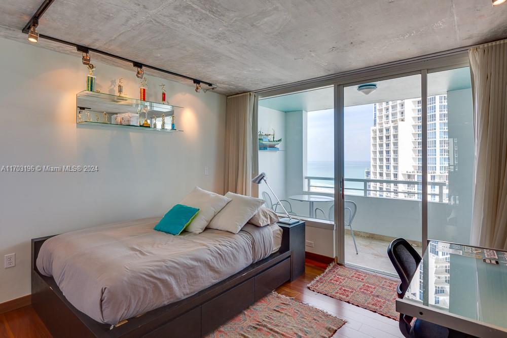 SOUTH POINTE TOWERS - Residential