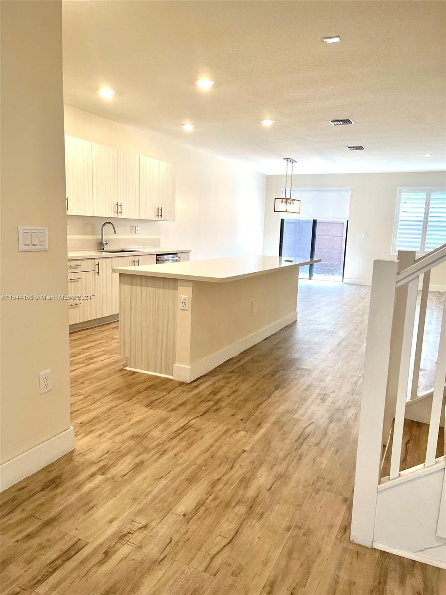 DUNNWOODY LAKE - Residential Lease