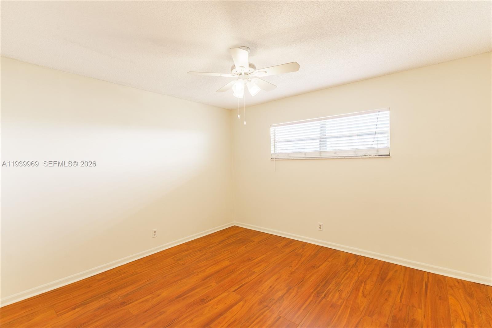 HOLLYBROOK GOLF & TENNIS - Residential