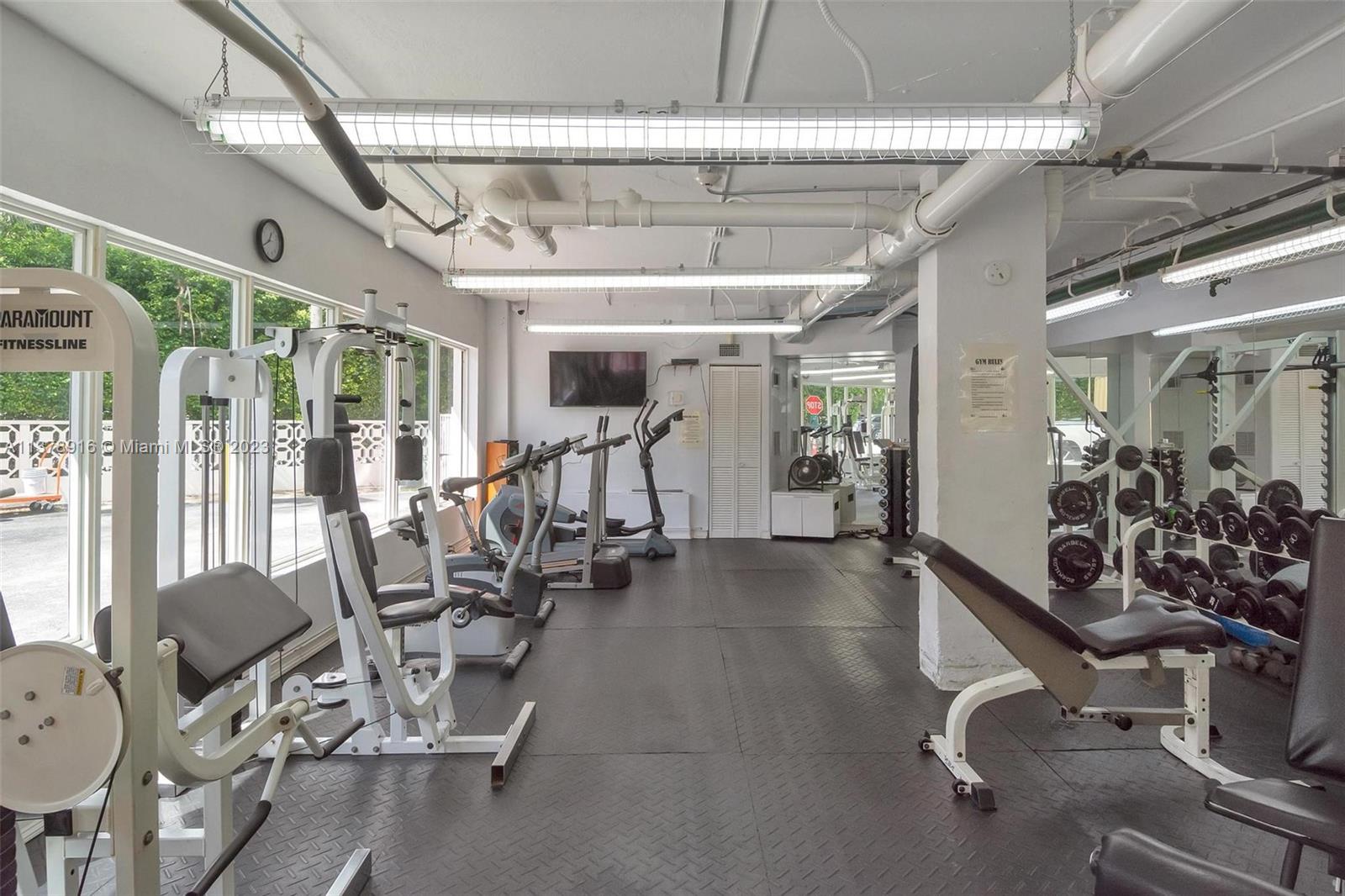 OCTAGON TOWERS I CONDO - Residential Lease