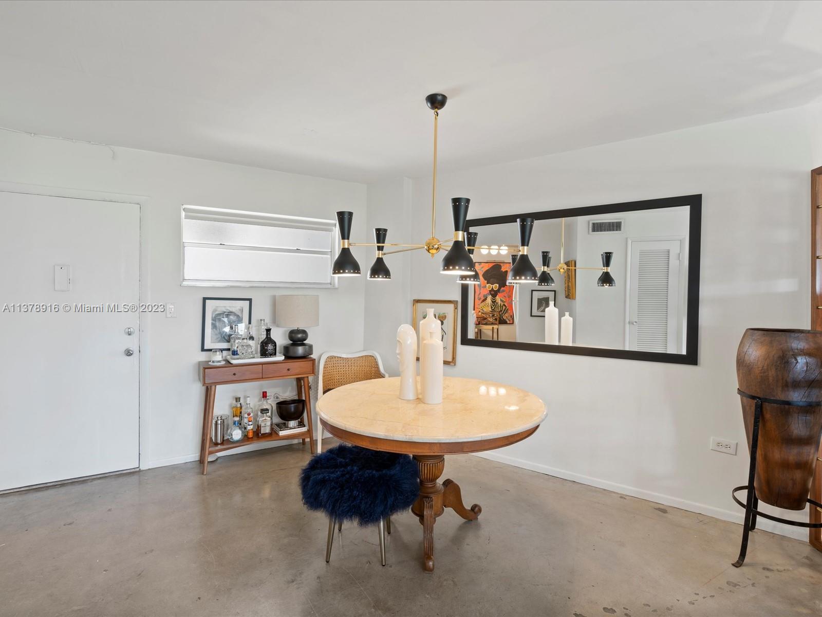 OCTAGON TOWERS I CONDO - Residential Lease