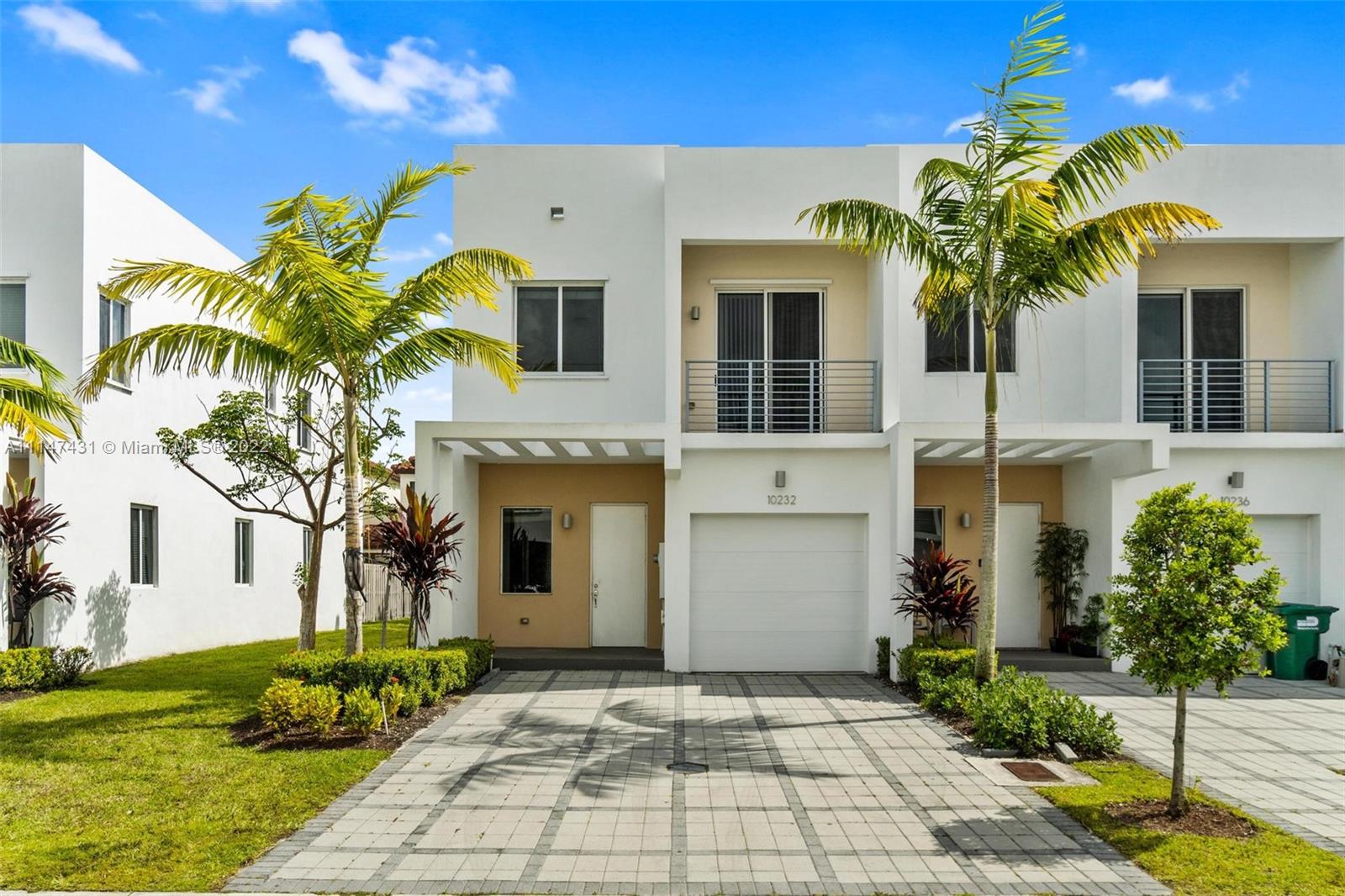 Purchase opportunity! Townhouse with 3 bedrooms, 2.5 bathrooms, 1 garage, it has a totally private gate located in one of the most coveted cities of Miami Doral. This townhouse is like new with only 5 years of construction. . Submit your offer with supports.  THE PROPERTY IS NOT SUBJECT TO THE APPRAISAL