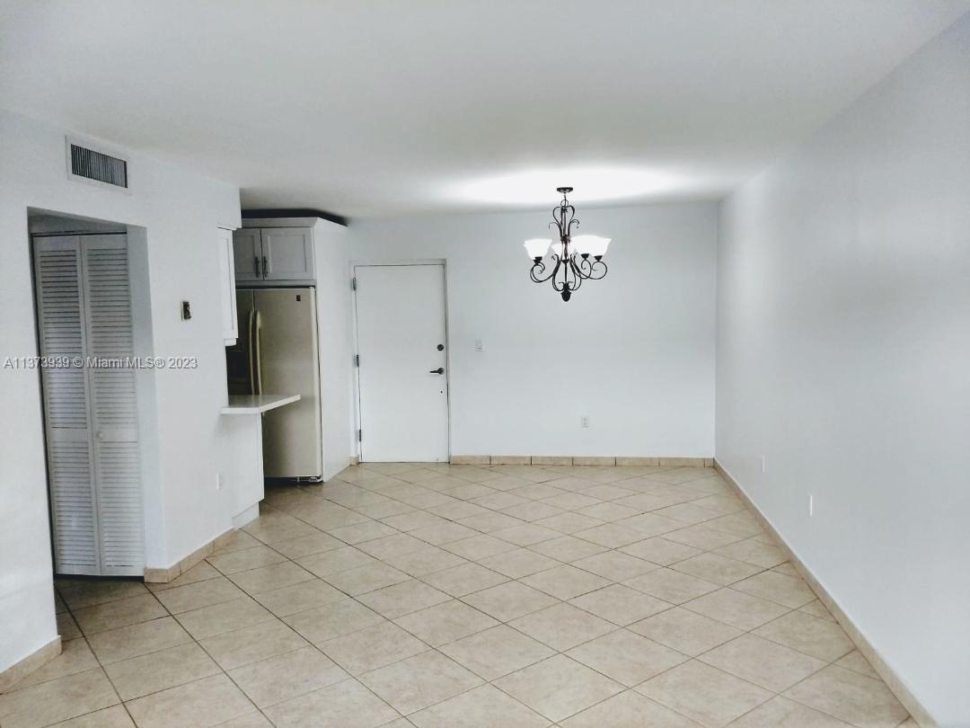 ROYAL SPRINGS CONDO - Residential Lease