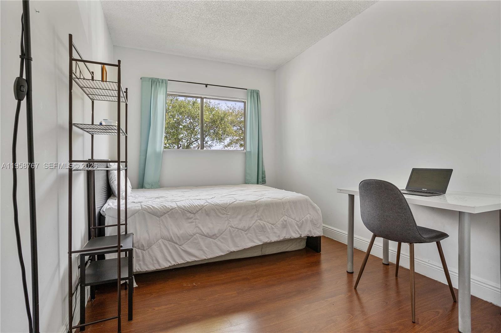 SPRINGTREE LAKES - Residential