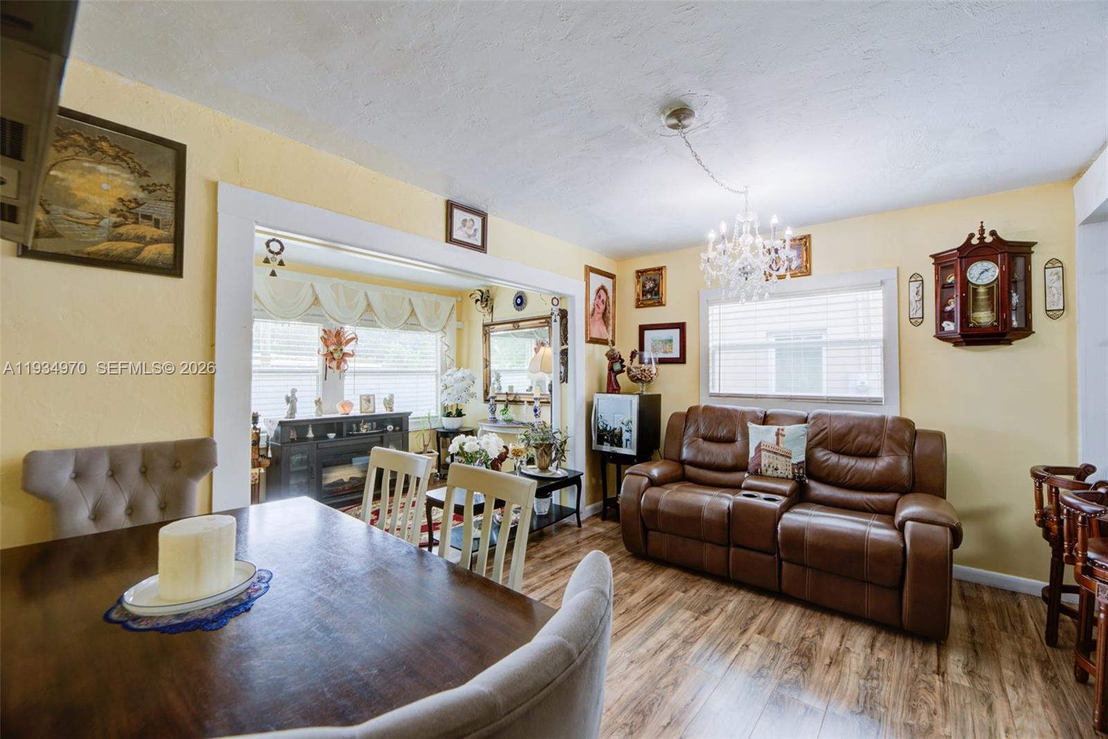 FLORAL PARK - Residential