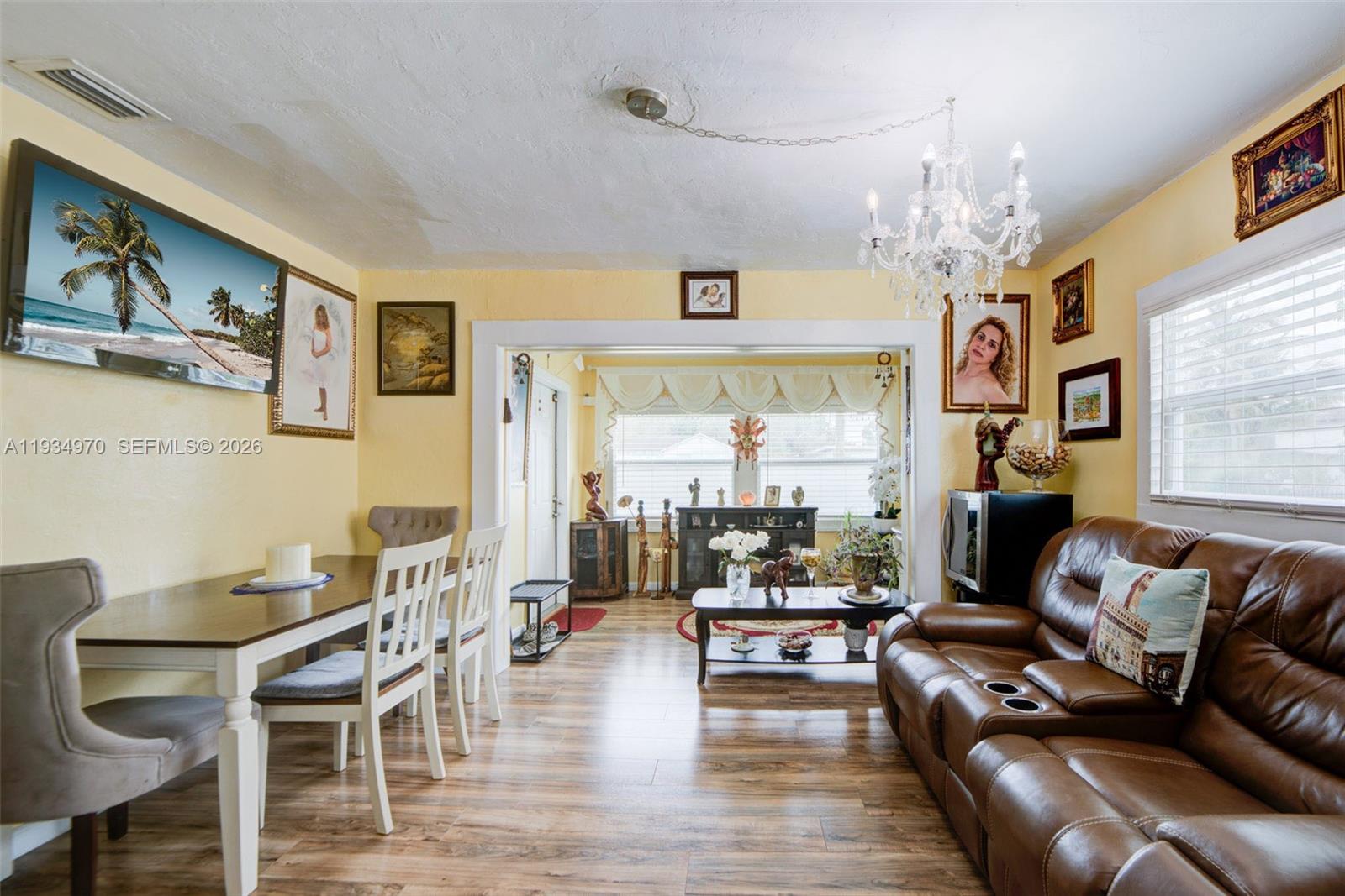 FLORAL PARK - Residential