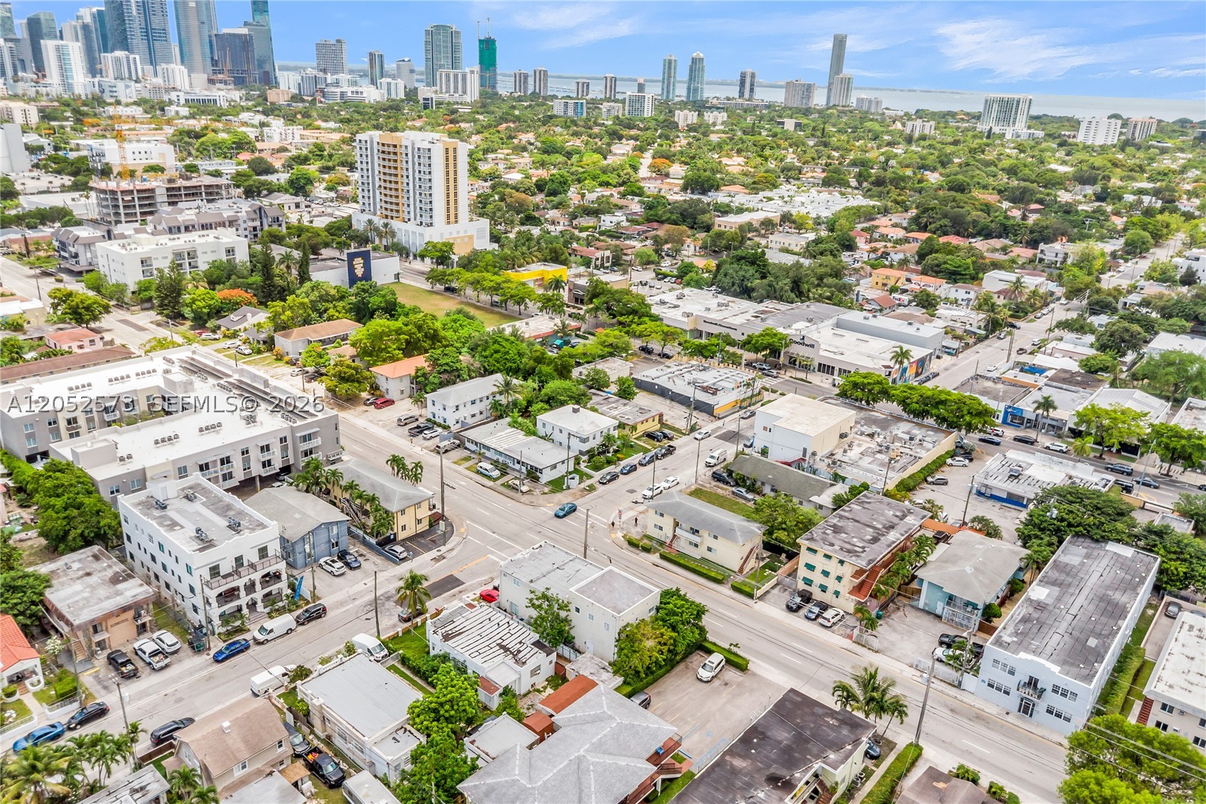 LAWRENCE ESTATE LAND CO - Residential Lease