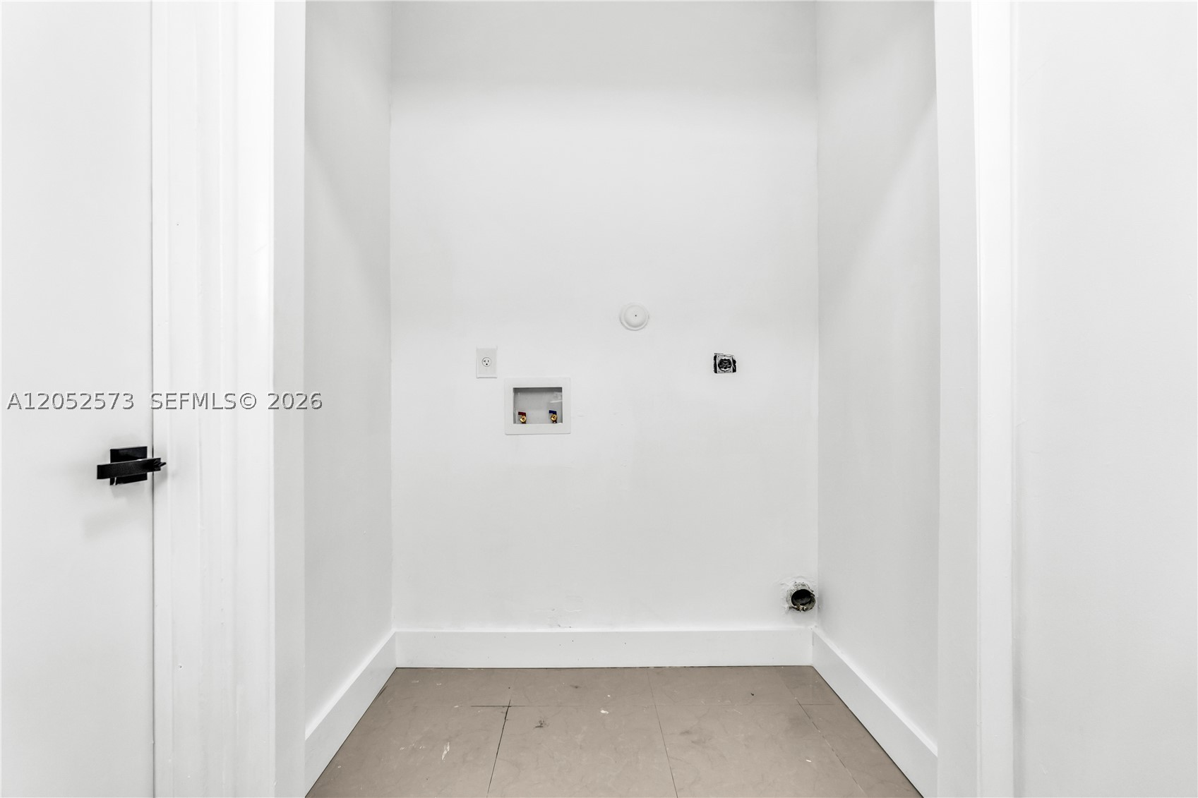 LAWRENCE ESTATE LAND CO - Residential Lease