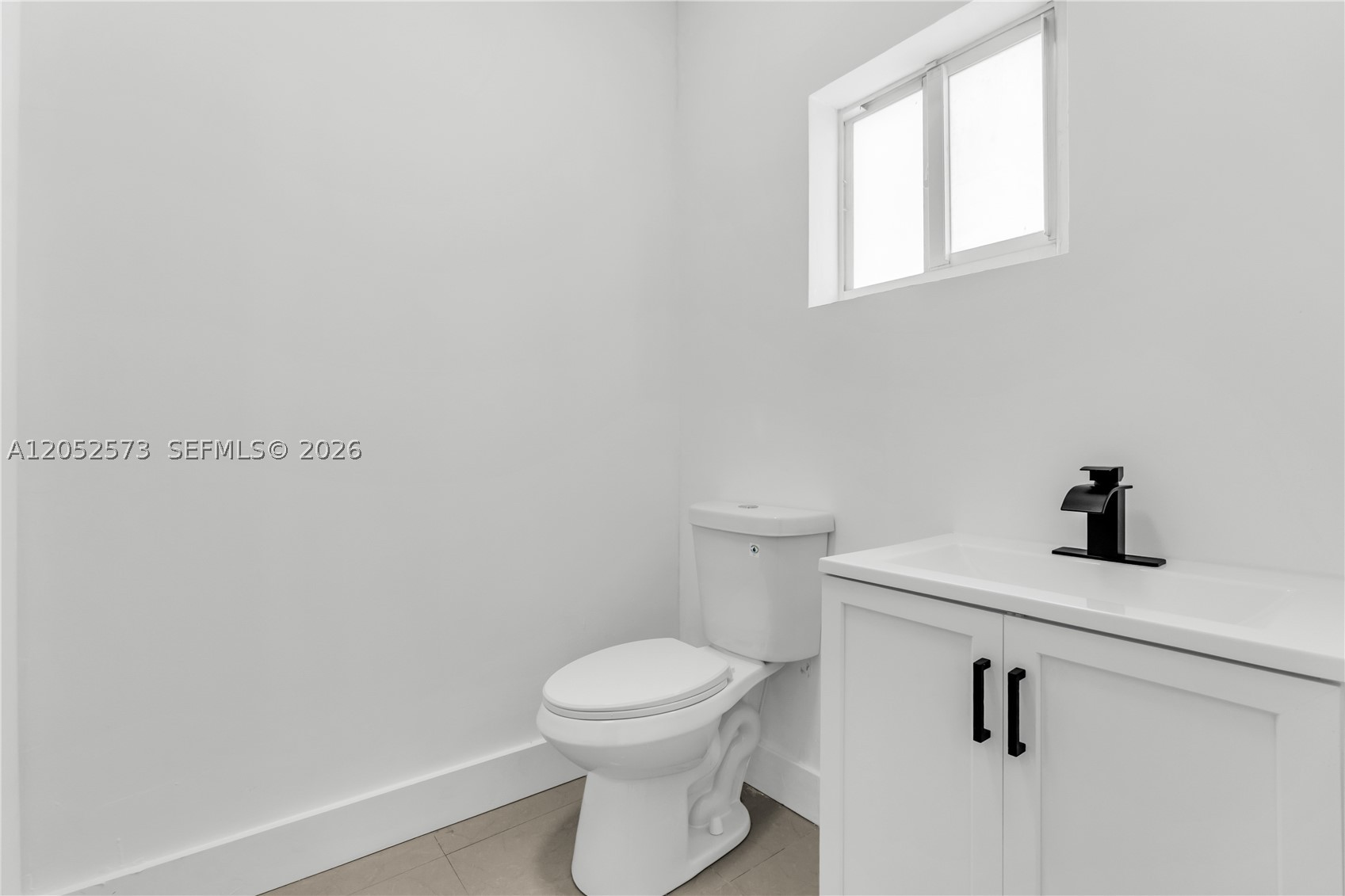 LAWRENCE ESTATE LAND CO - Residential Lease