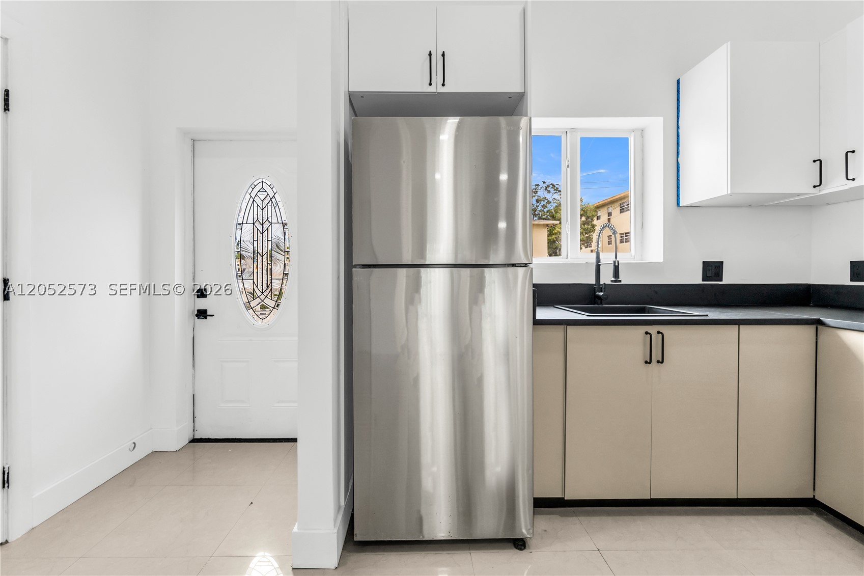 LAWRENCE ESTATE LAND CO - Residential Lease