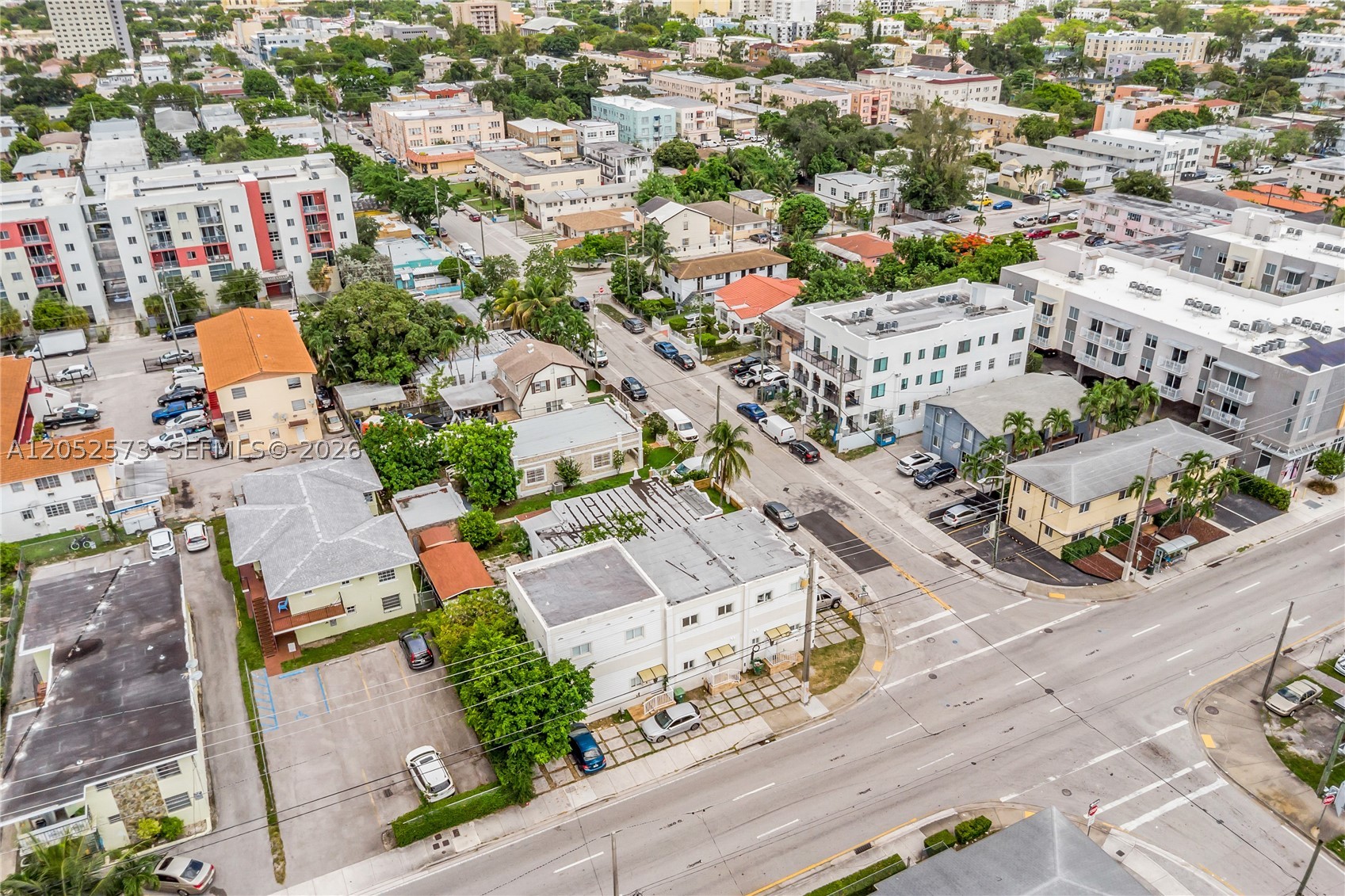 LAWRENCE ESTATE LAND CO - Residential Lease