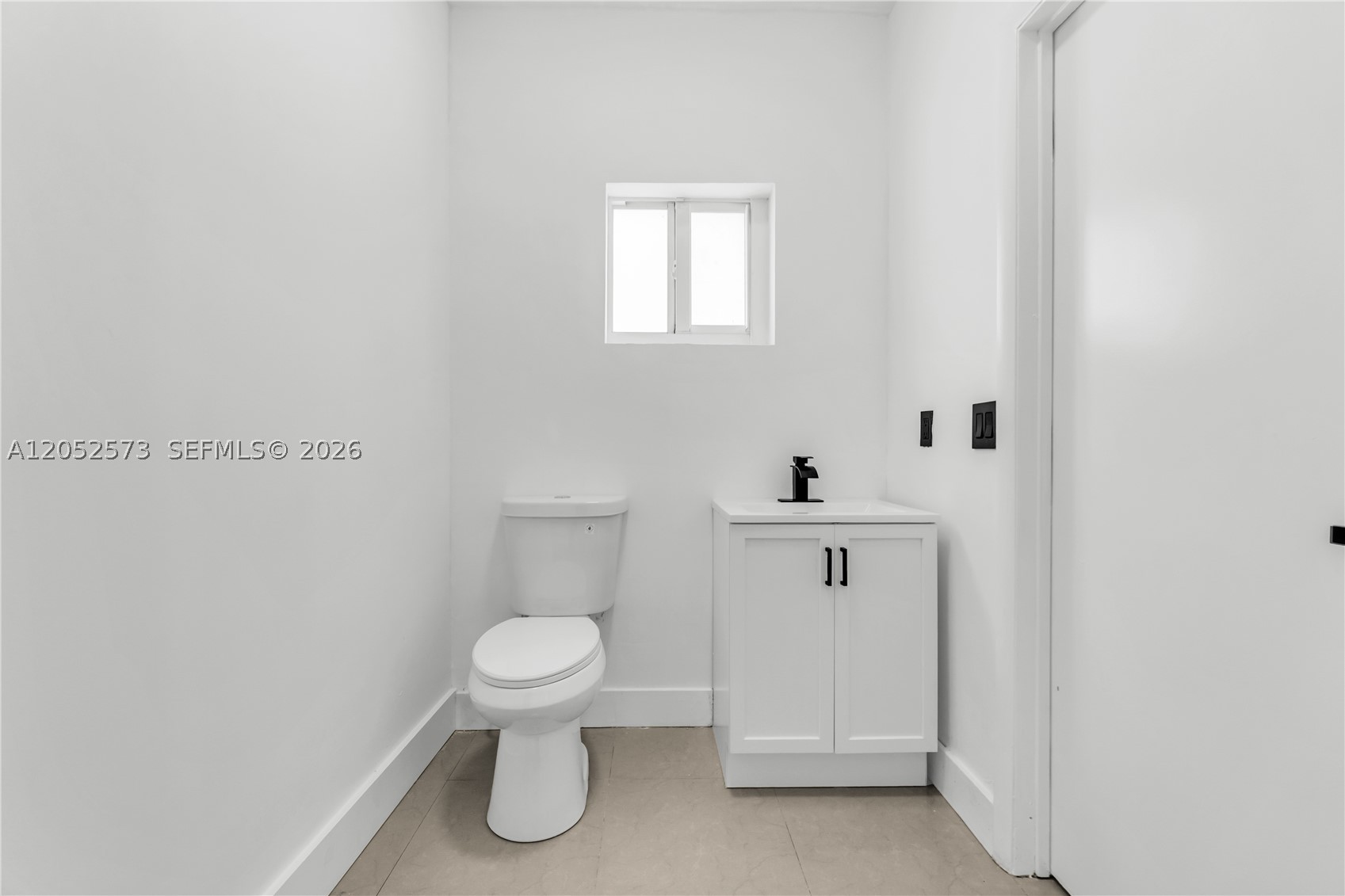 LAWRENCE ESTATE LAND CO - Residential Lease