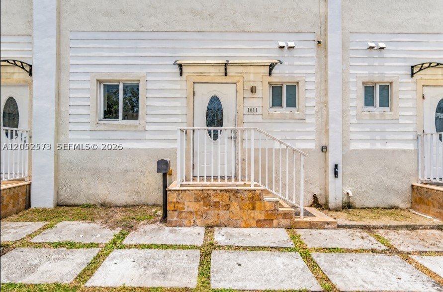 LAWRENCE ESTATE LAND CO - Residential Lease