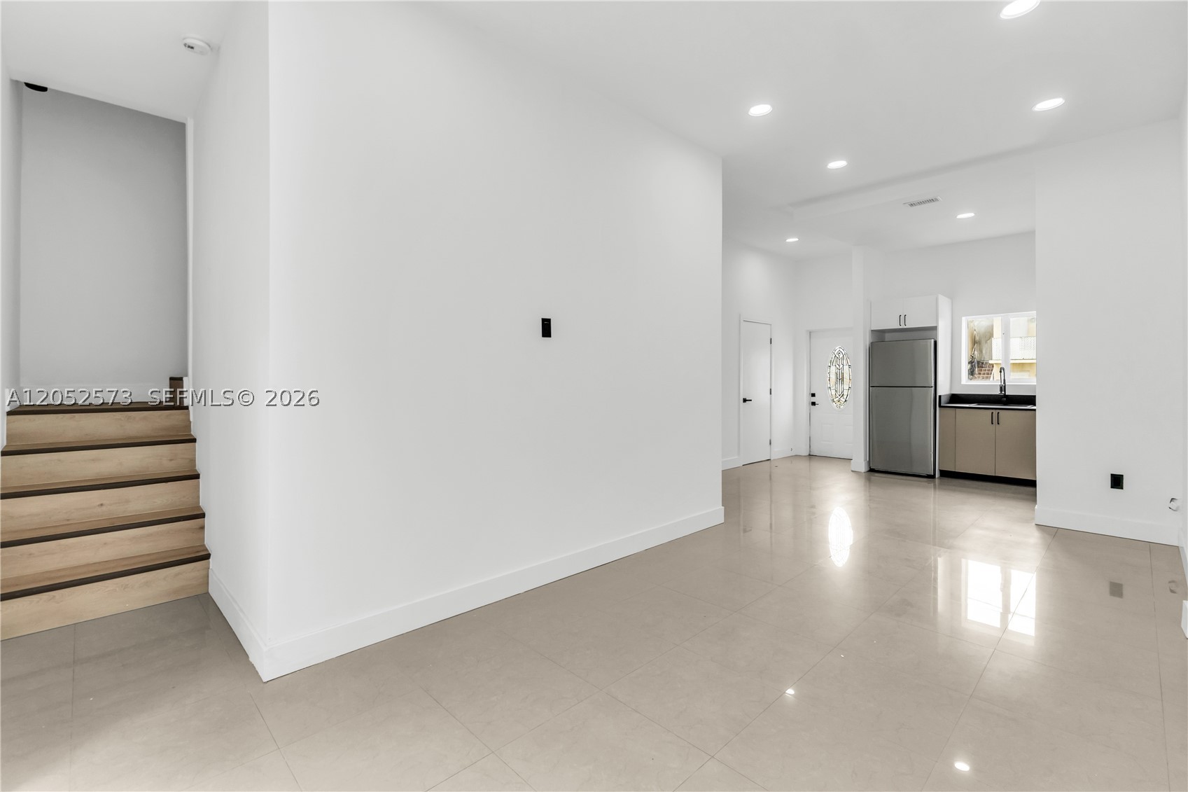 LAWRENCE ESTATE LAND CO - Residential Lease