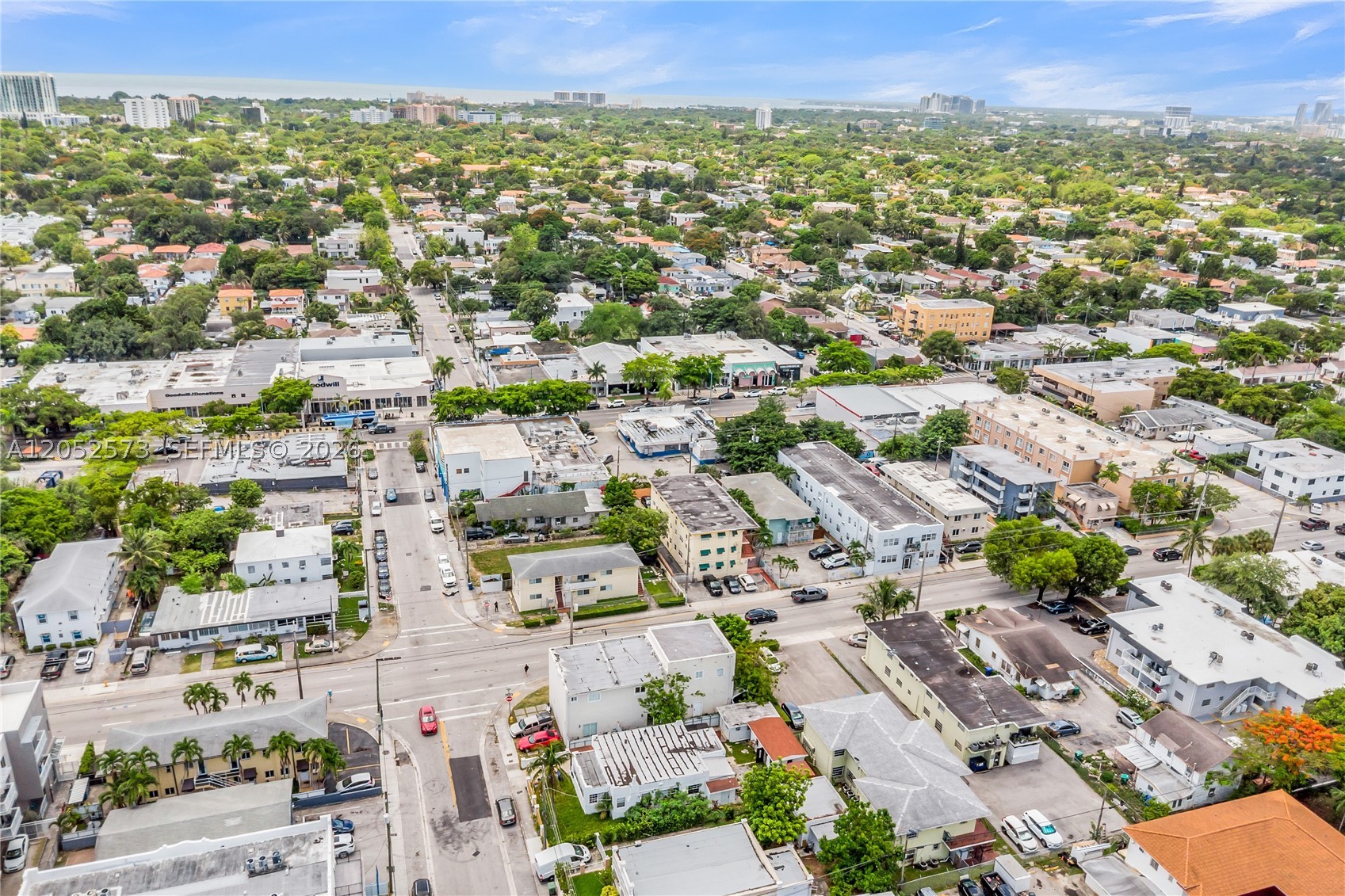 LAWRENCE ESTATE LAND CO - Residential Lease