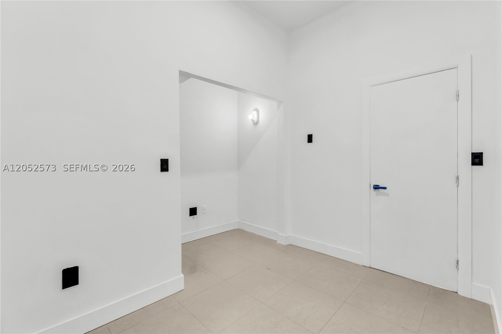 LAWRENCE ESTATE LAND CO - Residential Lease