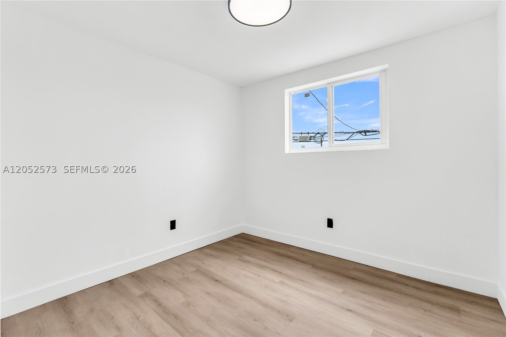 LAWRENCE ESTATE LAND CO - Residential Lease